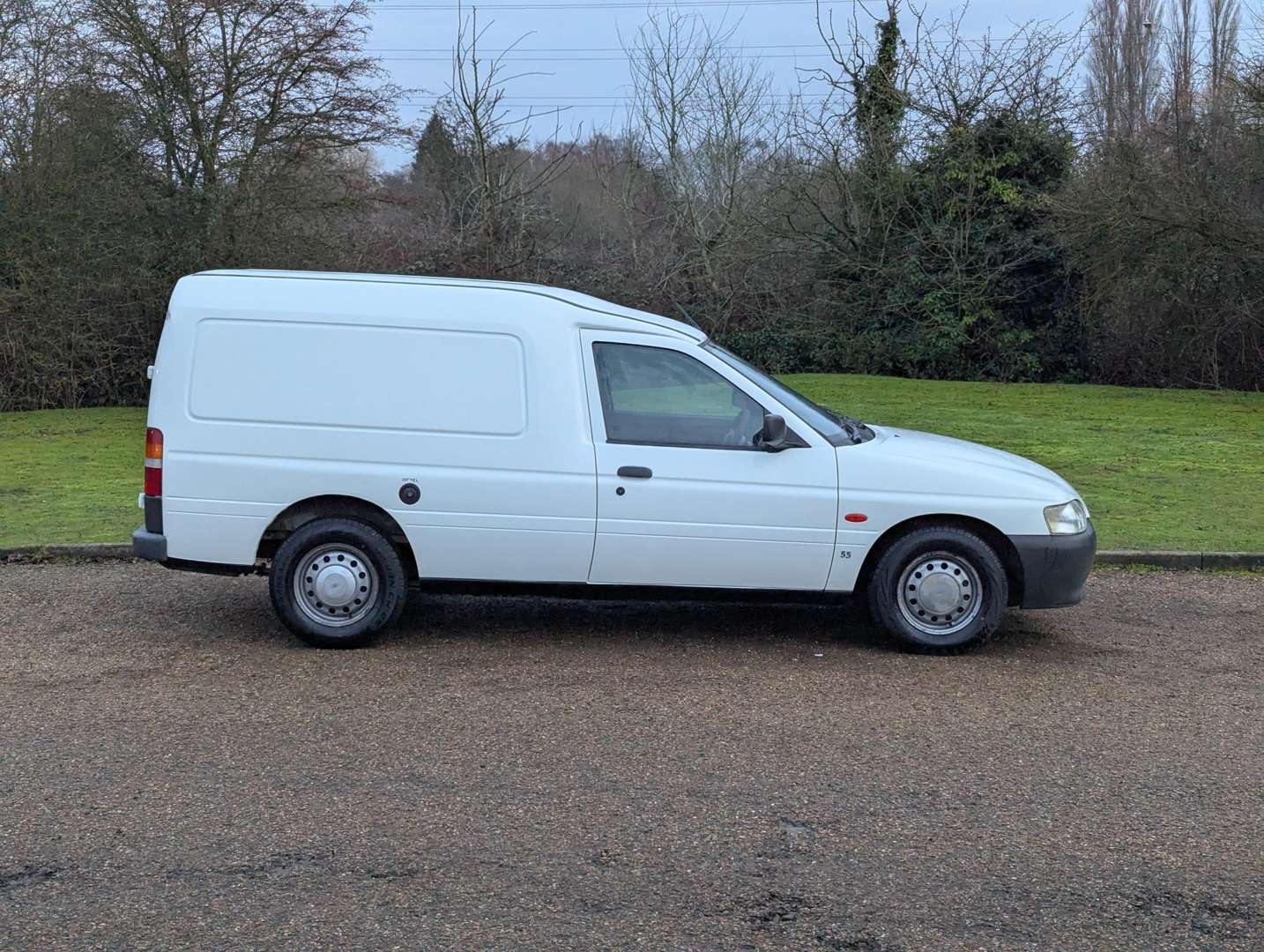 <p>2002 FORD ESCORT 55 D VAN</p>