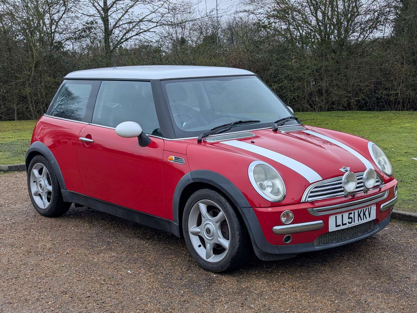 <p>2001 MINI COOPER</p>
