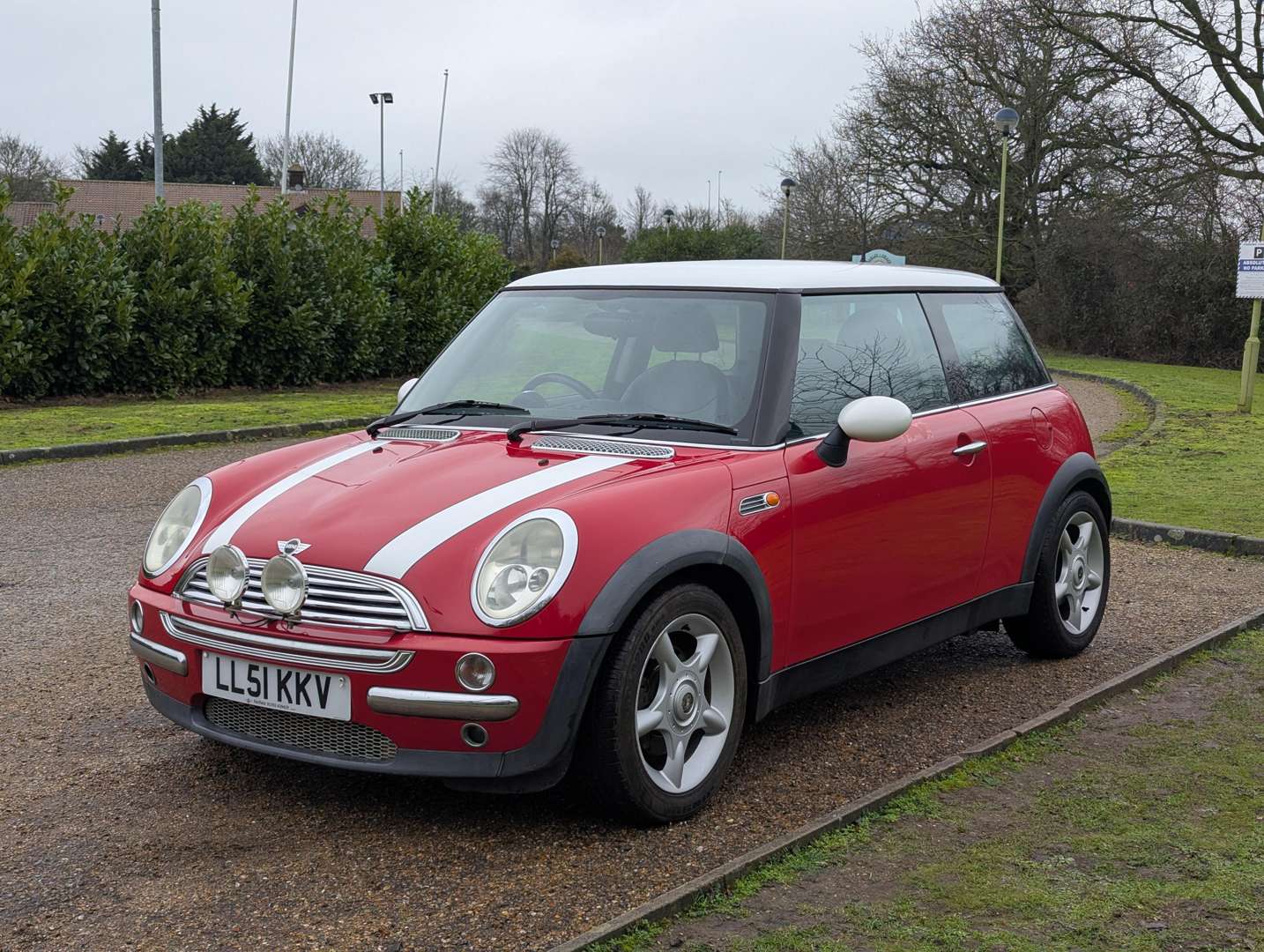 <p>2001 MINI COOPER</p>