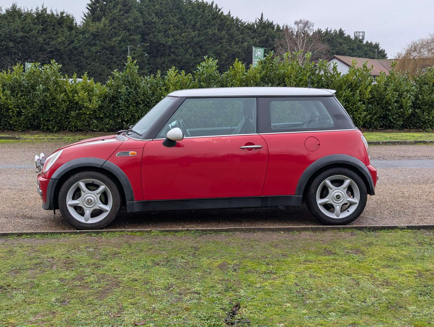 <p>2001 MINI COOPER</p>