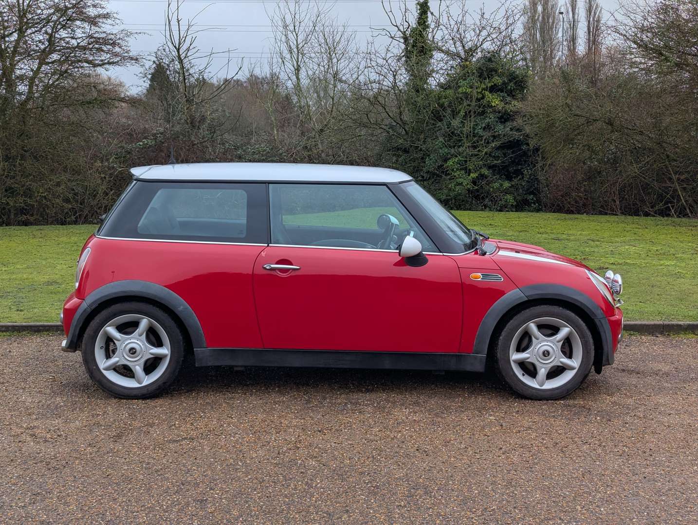 <p>2001 MINI COOPER</p>