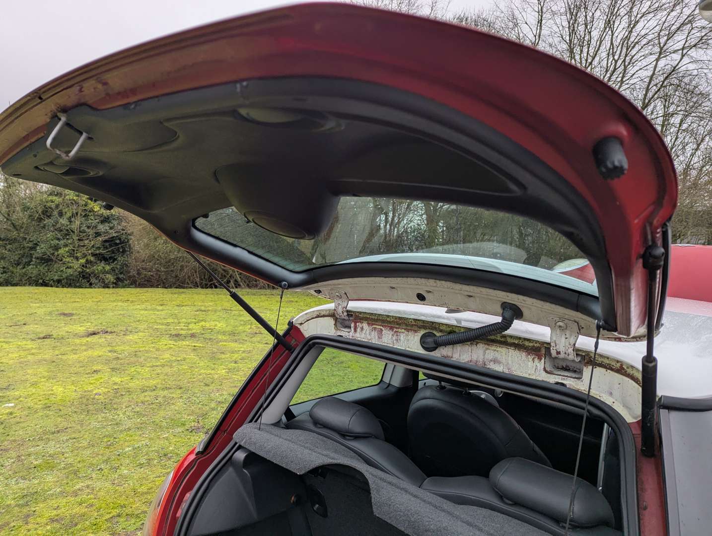 <p>2001 MINI COOPER</p>