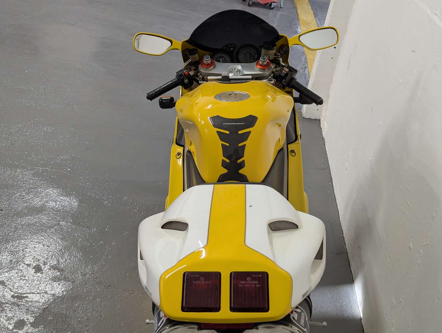 <p>1997 DUCATI 748 SPS</p>