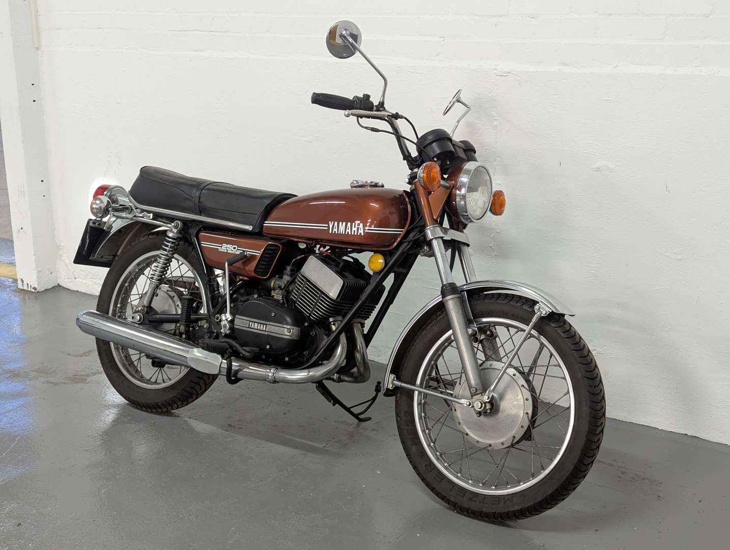 <p>1974 YAMAHA RD250</p>