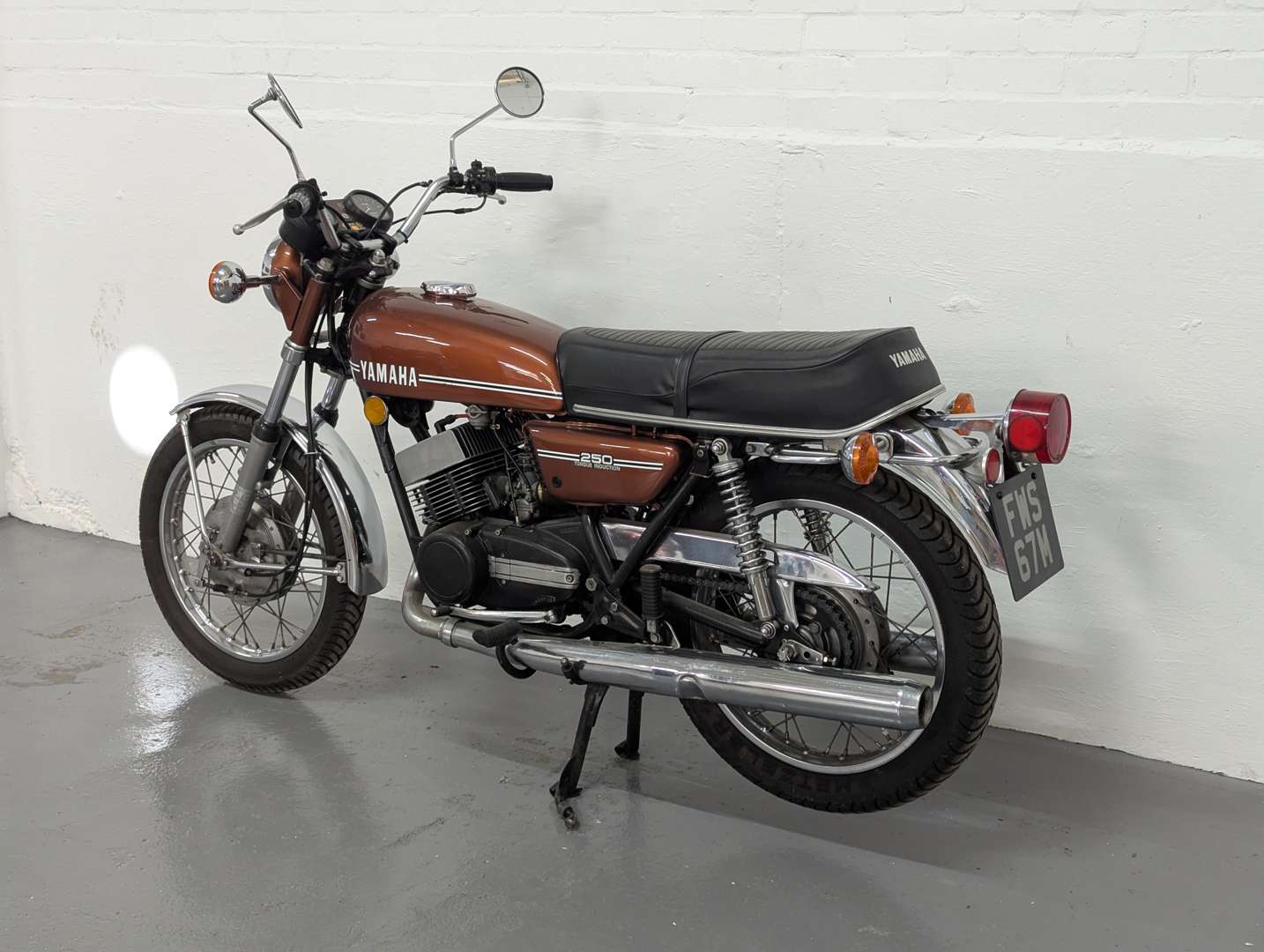 <p>1974 YAMAHA RD250</p>
