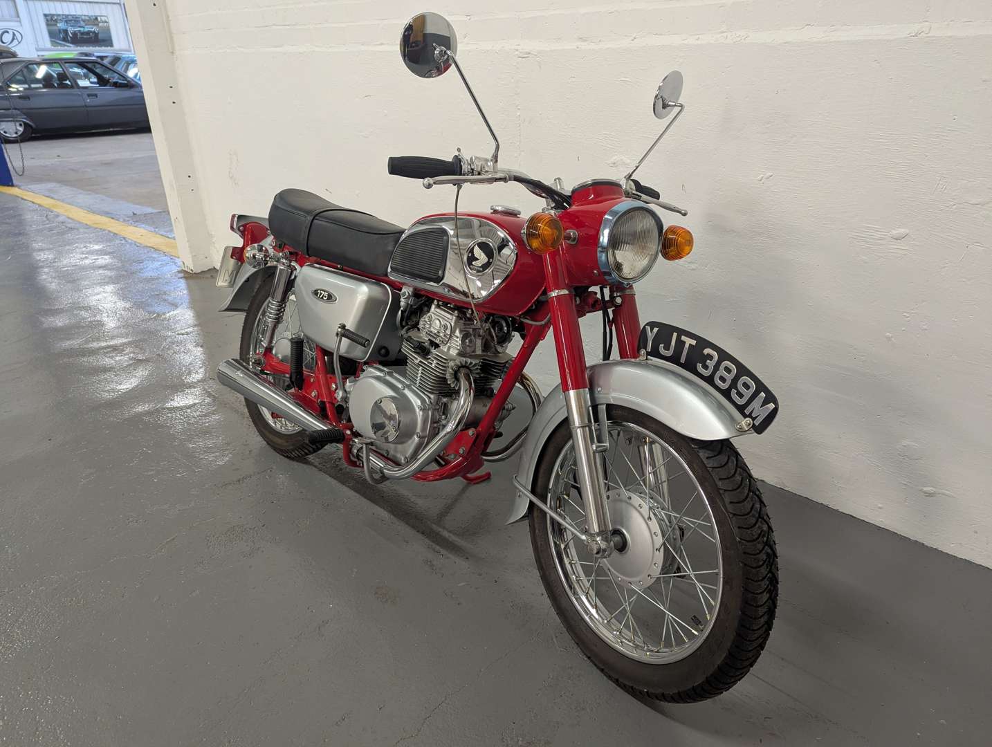 <p>1974 HONDA CD175</p>