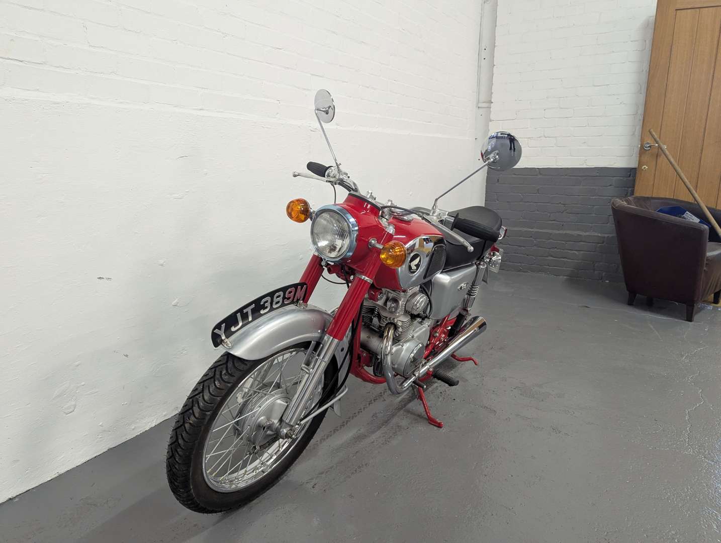 <p>1974 HONDA CD175</p>