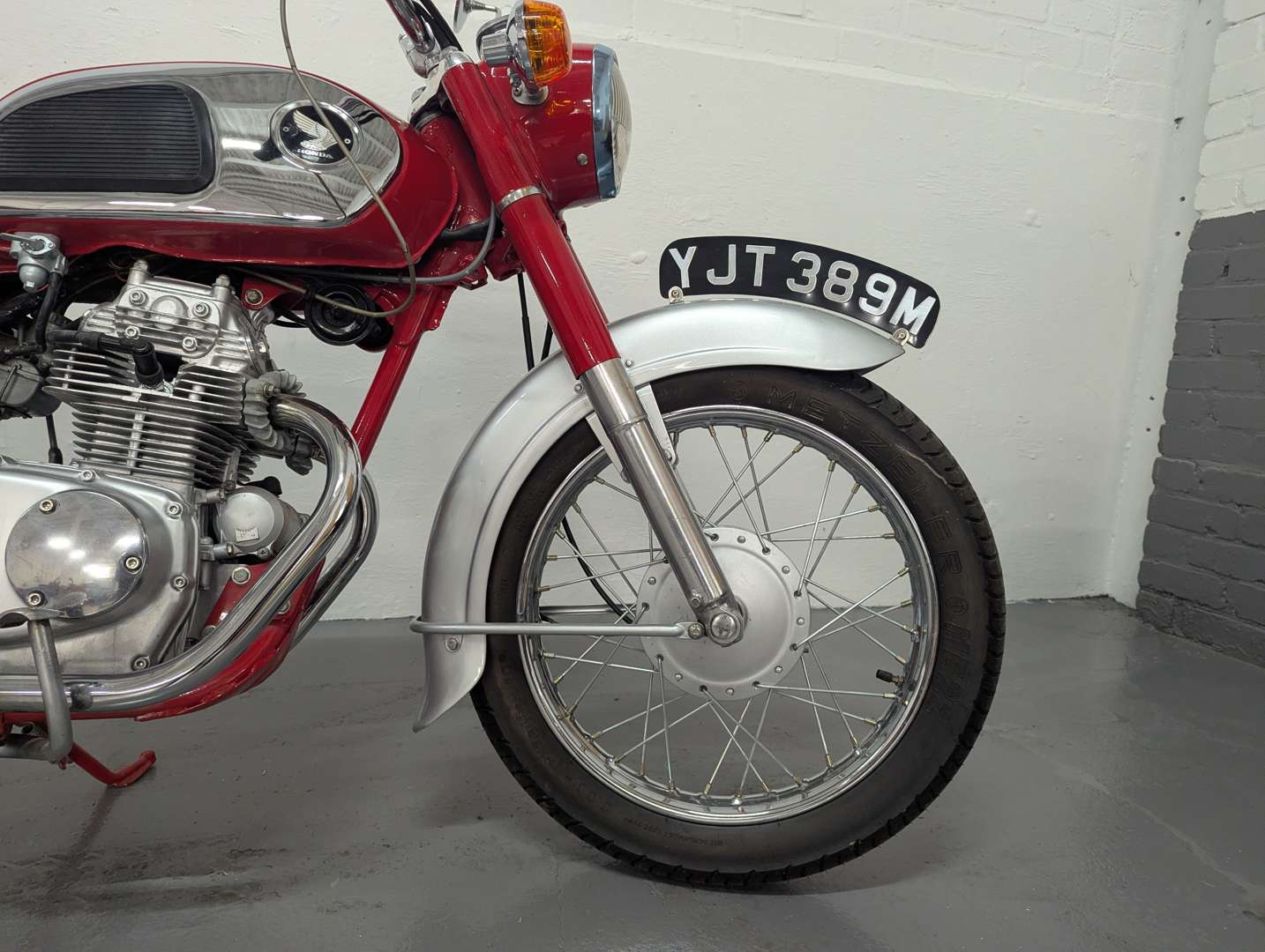 <p>1974 HONDA CD175</p>