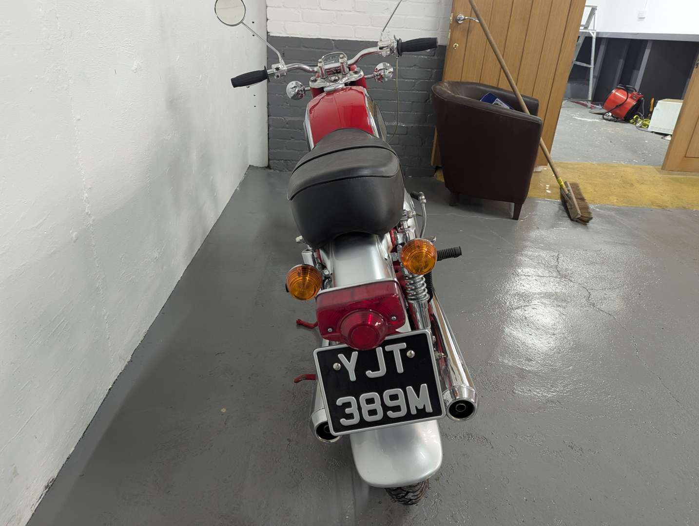 <p>1974 HONDA CD175</p>