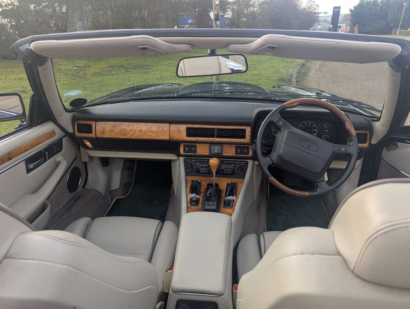 <p>1995 JAGUAR XJ-S 4.0 CONVERTIBLE AUTO</p>