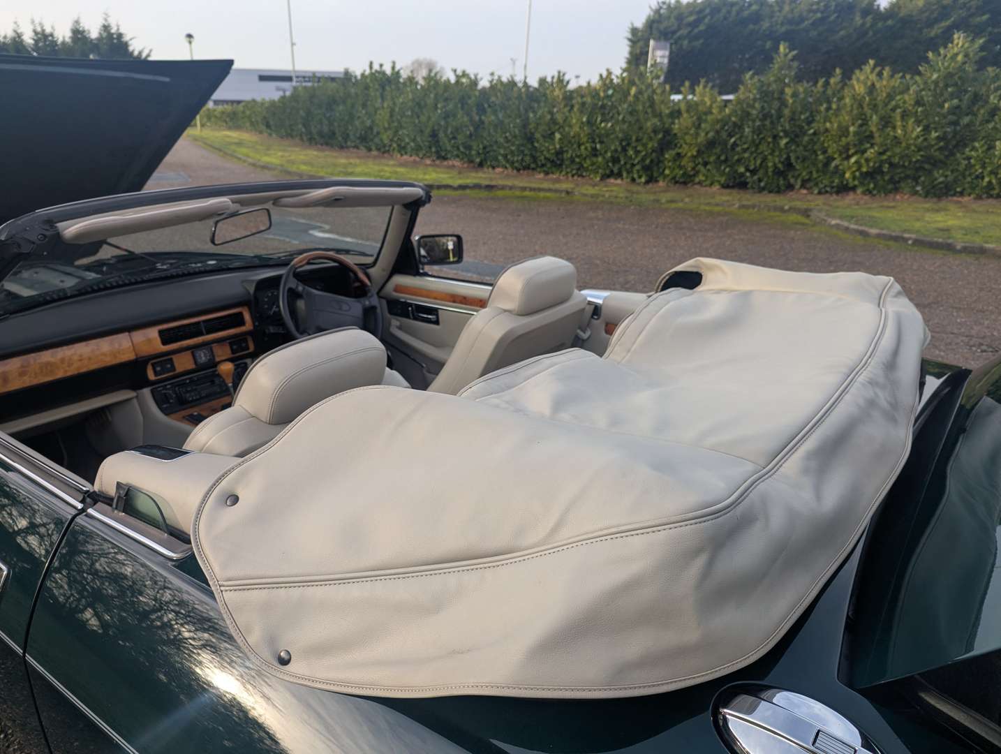 <p>1995 JAGUAR XJ-S 4.0 CONVERTIBLE AUTO</p>