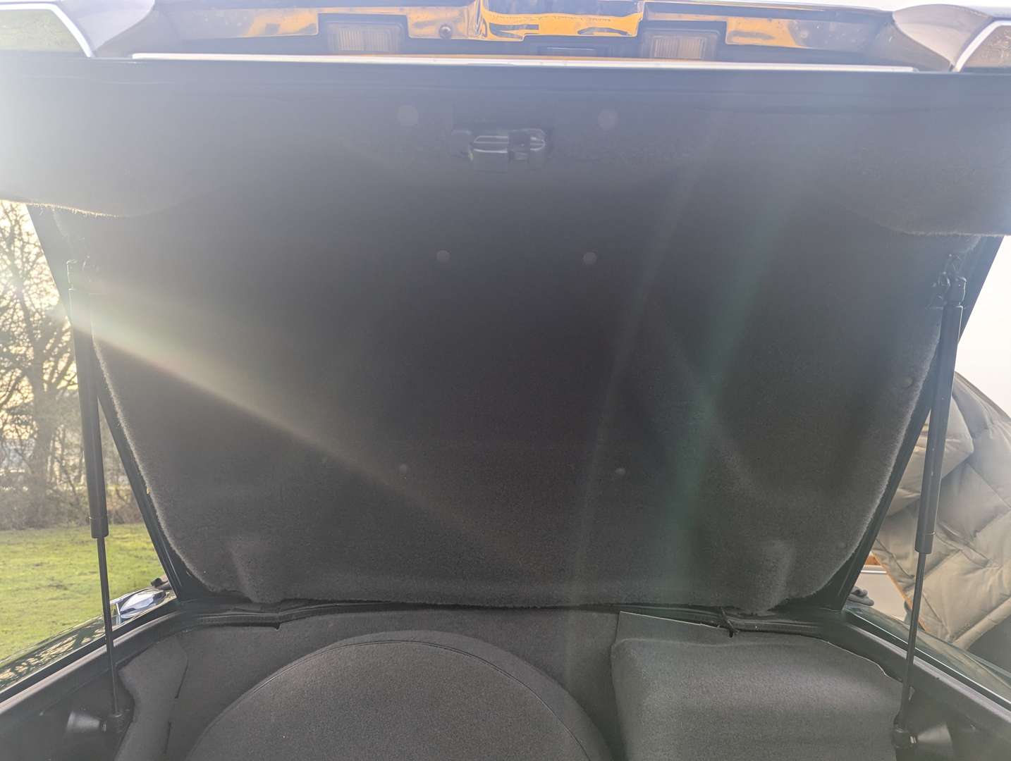 <p>1995 JAGUAR XJ-S 4.0 CONVERTIBLE AUTO</p>