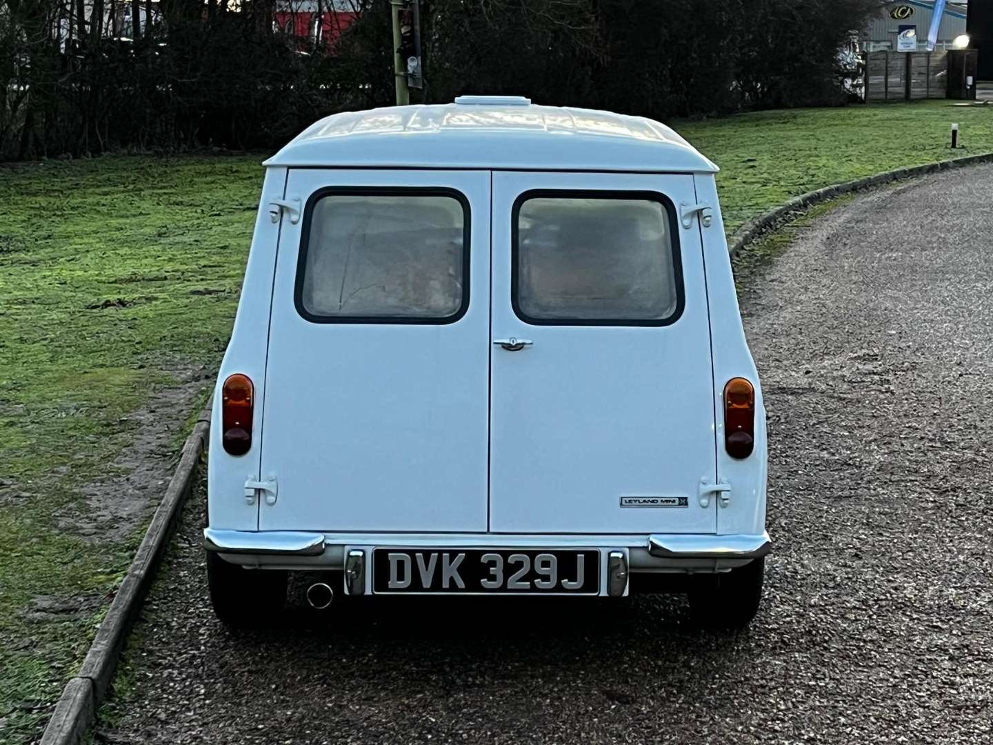 <p>1971 MORRIS MINI VAN</p>