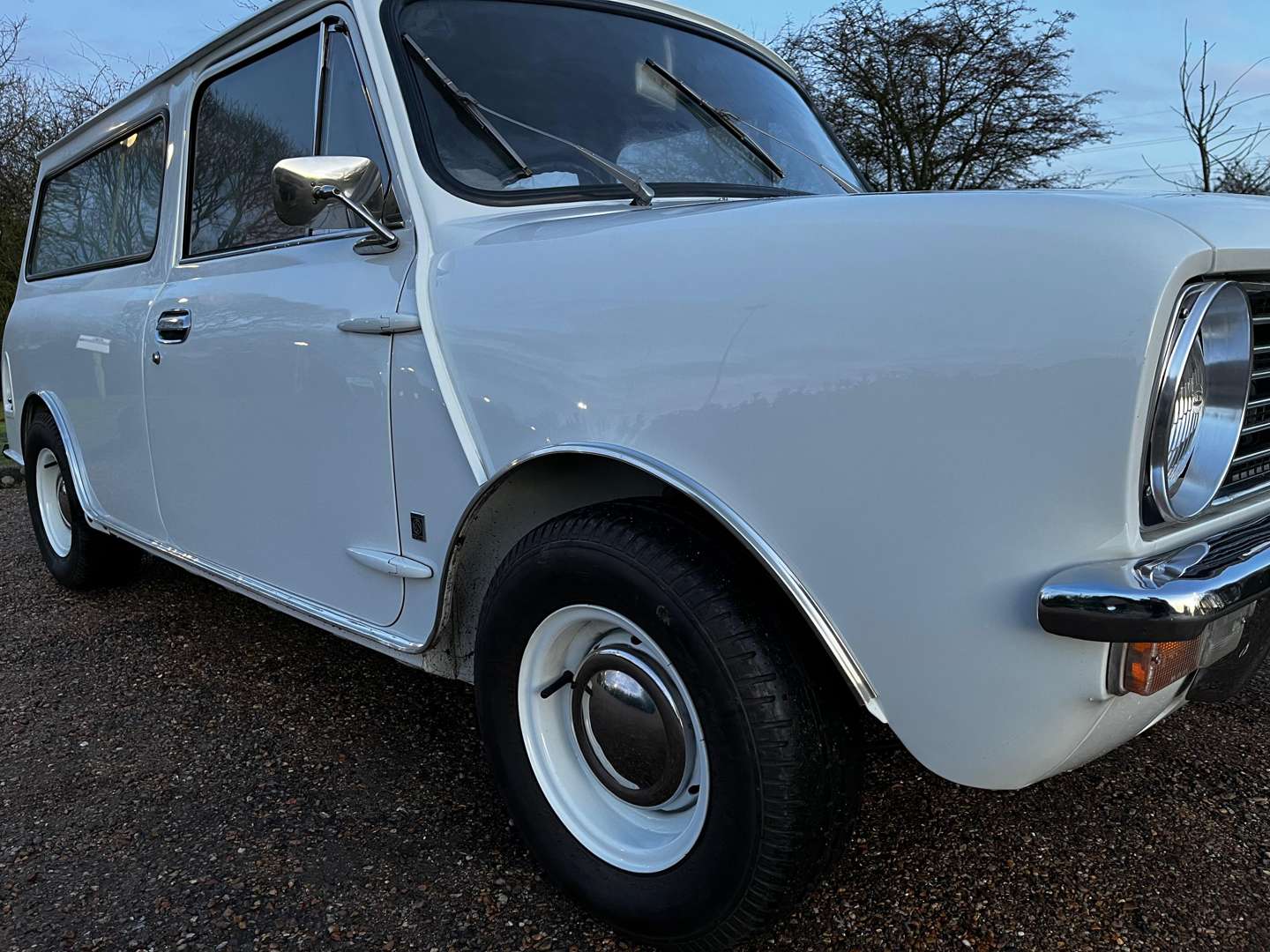 <p>1971 MORRIS MINI VAN</p>