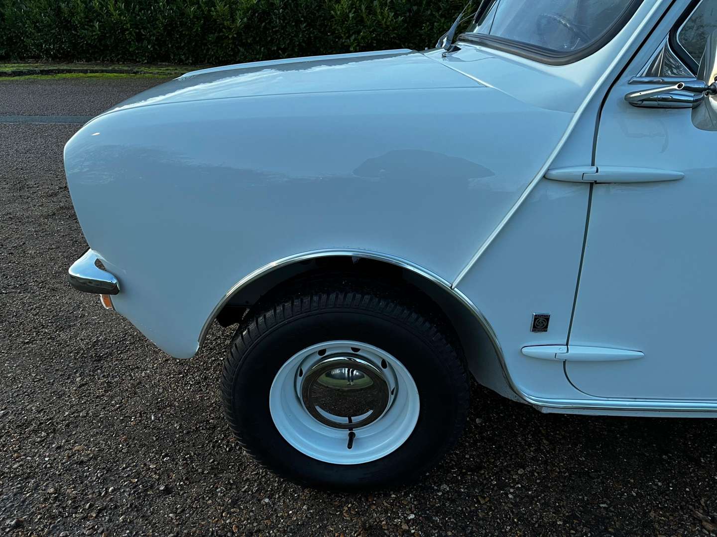 <p>1971 MORRIS MINI VAN</p>