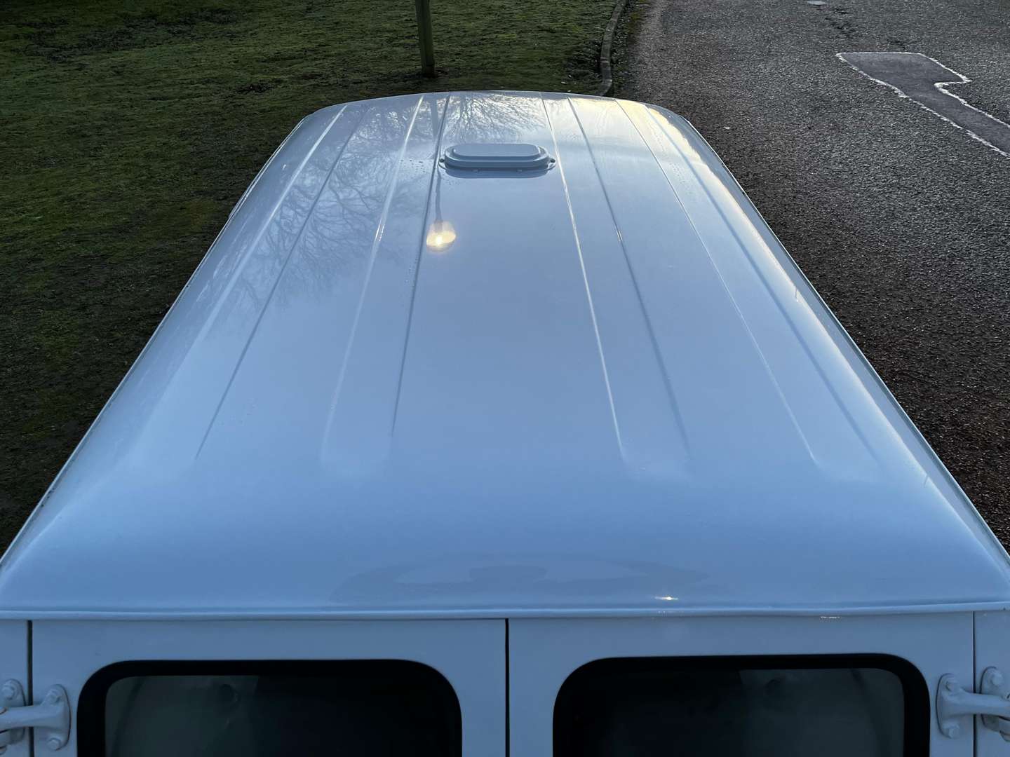 <p>1971 MORRIS MINI VAN</p>