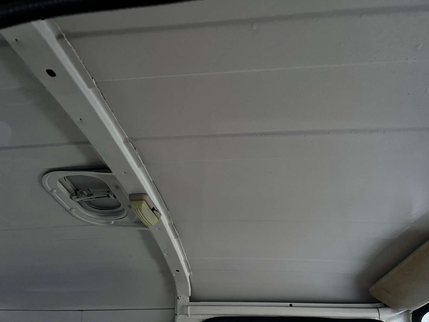 <p>1971 MORRIS MINI VAN</p>