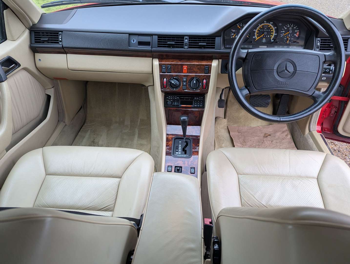 <p>1991 MERCEDES 300CE W124 AUTO</p>