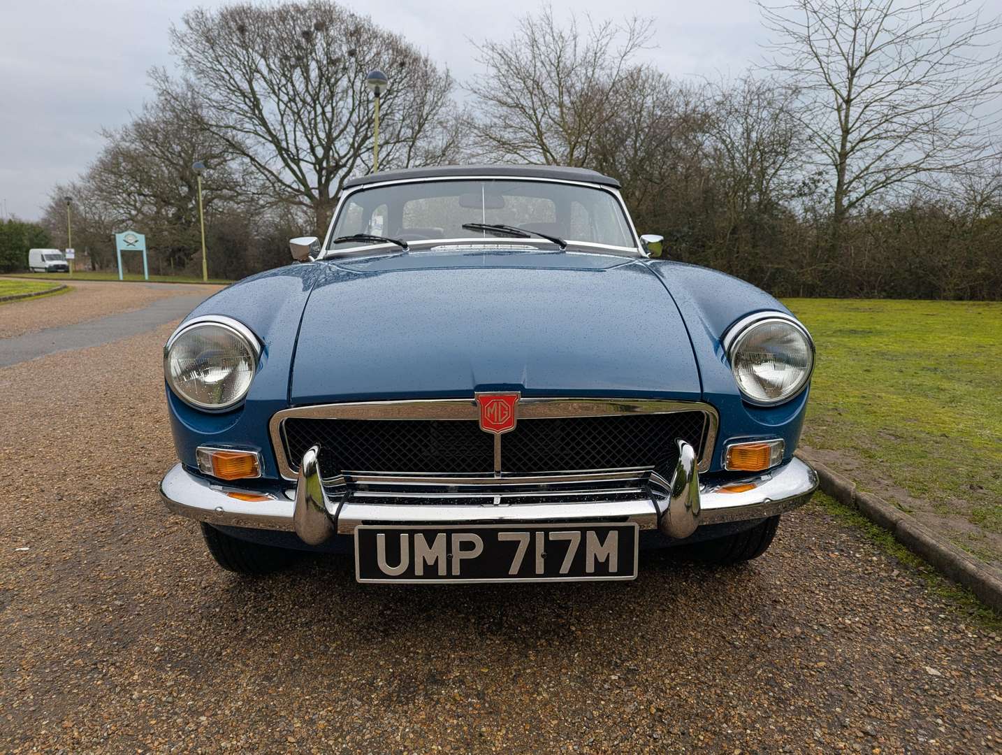 <p>1973 MG B ROADSTER</p>