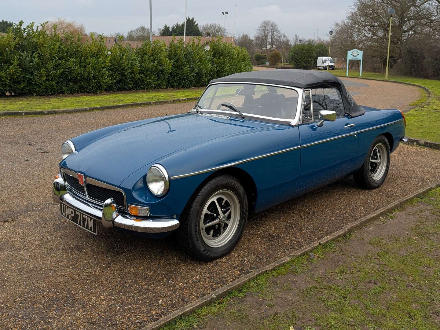 <p>1973 MG B ROADSTER</p>
