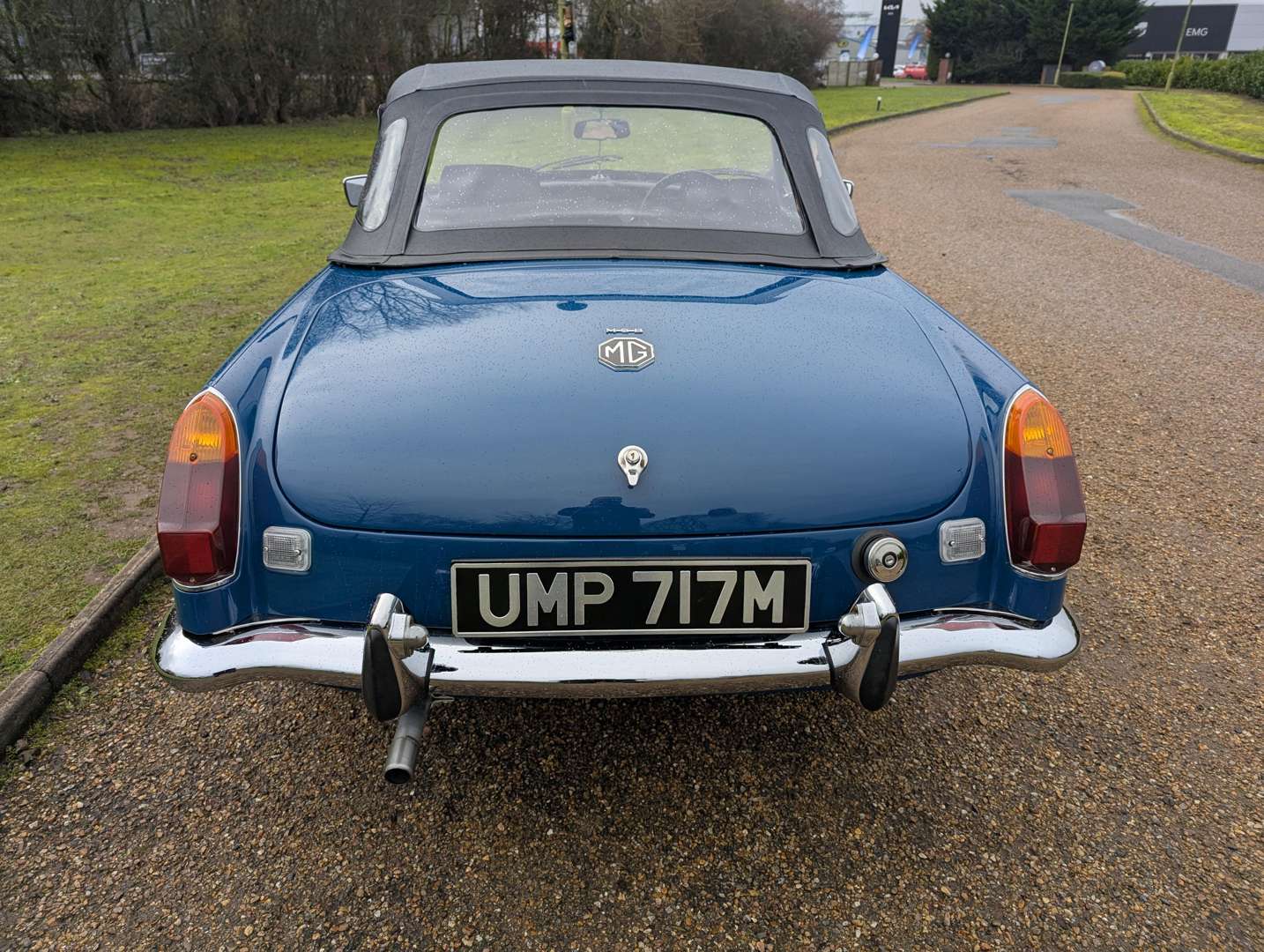 <p>1973 MG B ROADSTER</p>