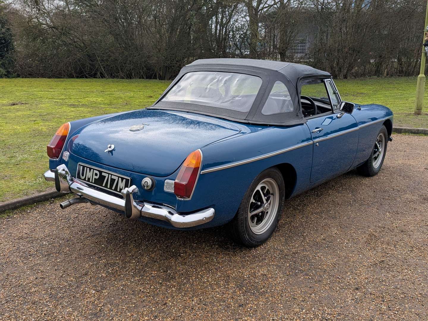 <p>1973 MG B ROADSTER</p>