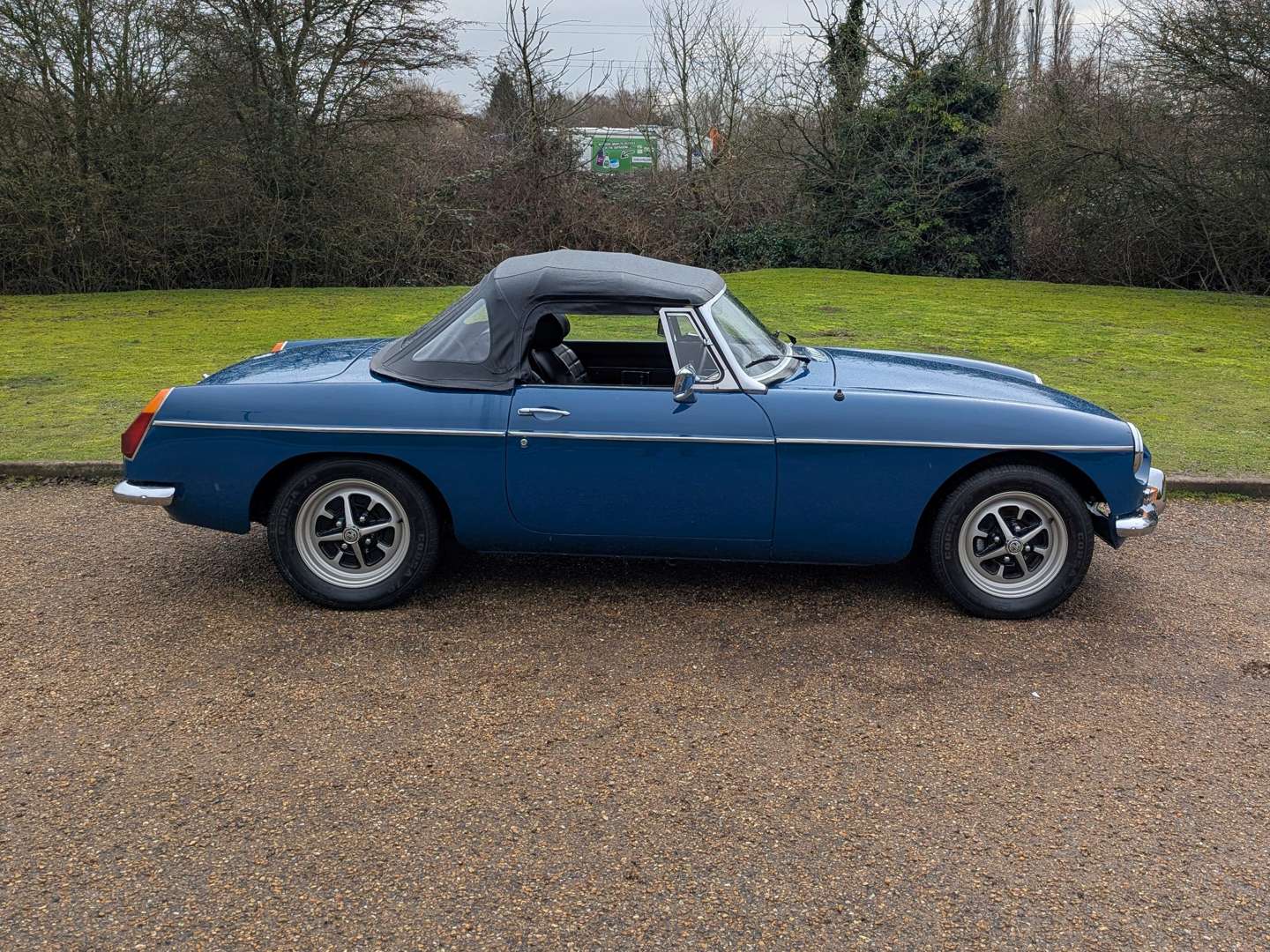 <p>1973 MG B ROADSTER</p>