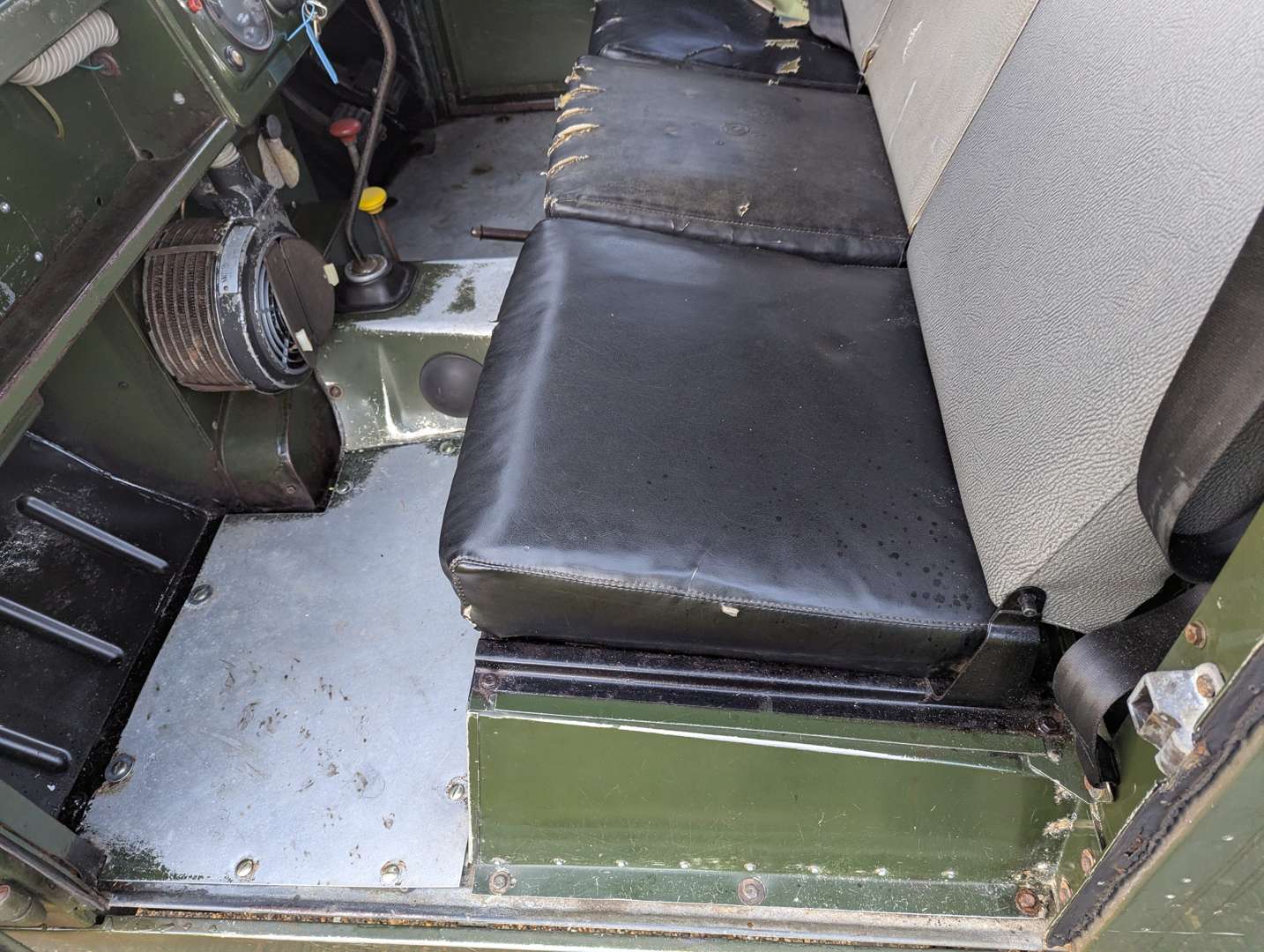 <p>1966 LAND ROVER SERIES IIA 88</p>