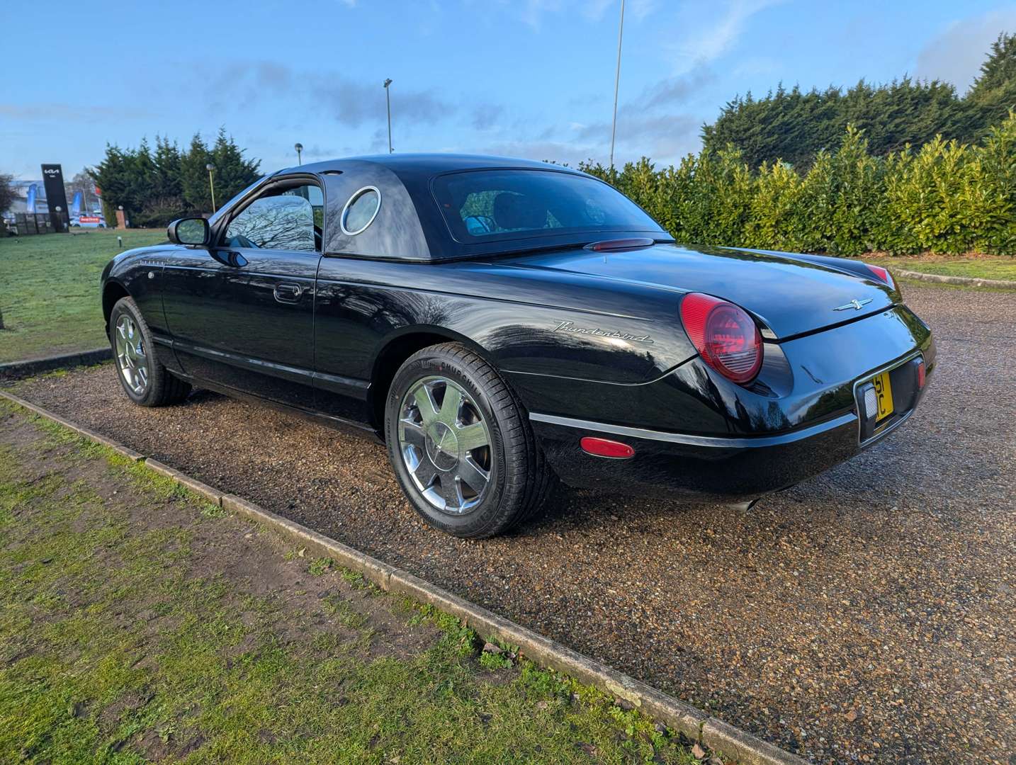 <p>2002 FORD THUNDERBIRD</p>