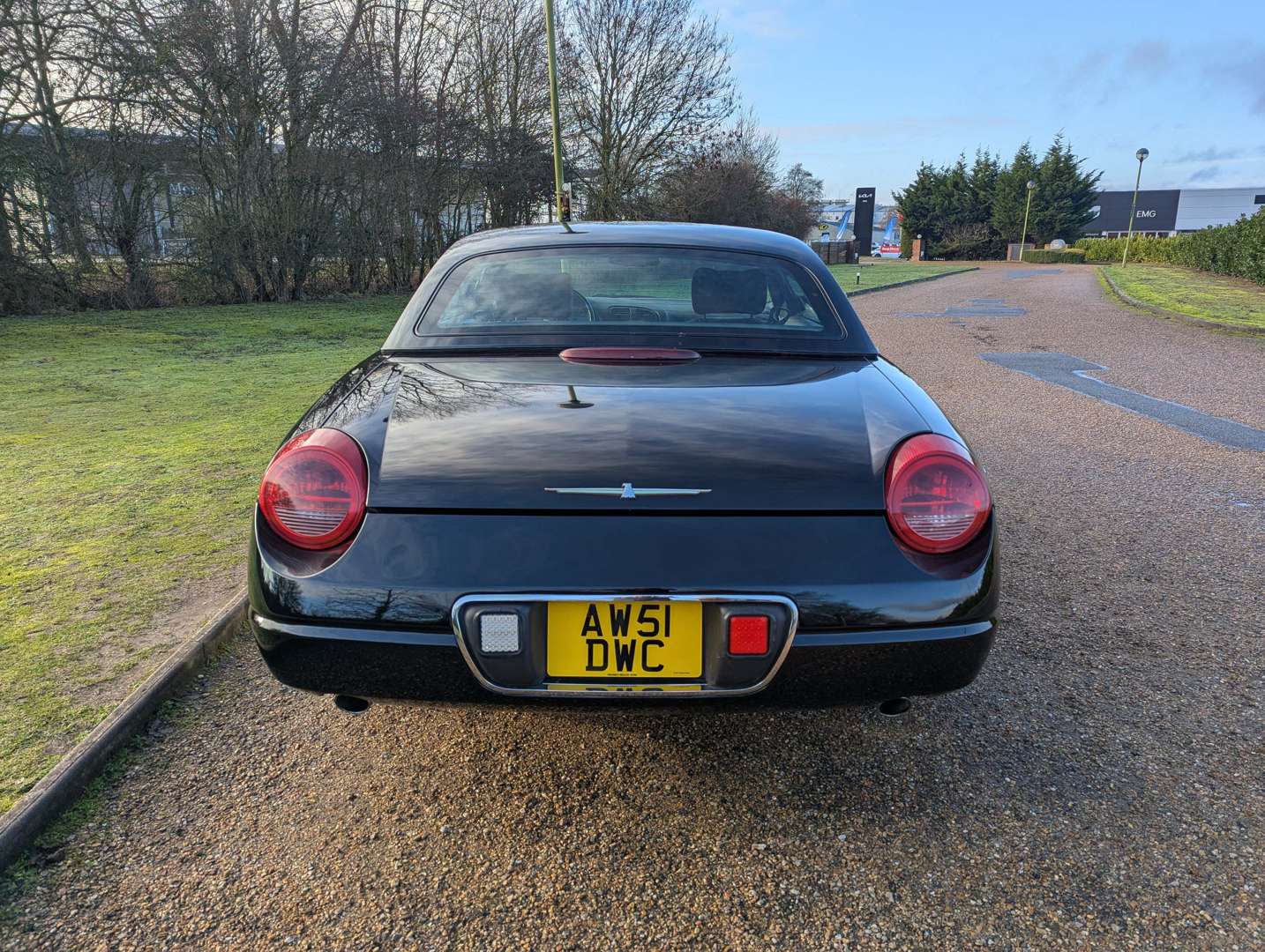 <p>2002 FORD THUNDERBIRD</p>