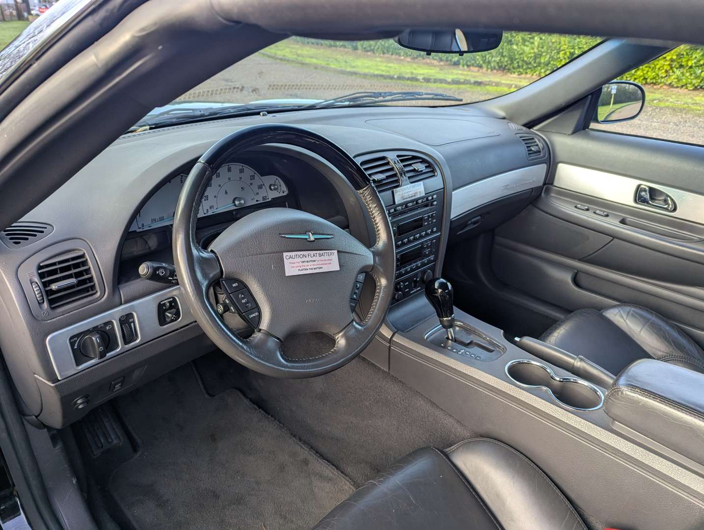 <p>2002 FORD THUNDERBIRD</p>