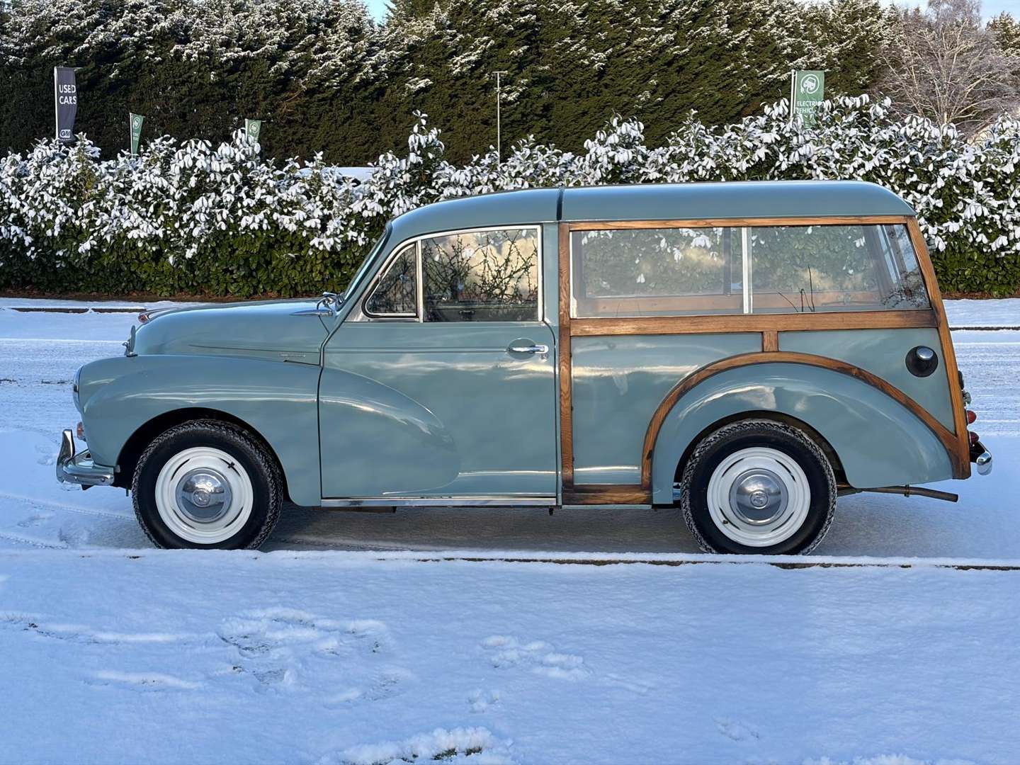 <p>1967 MORRIS MINOR 1000 TRAVELLER</p>