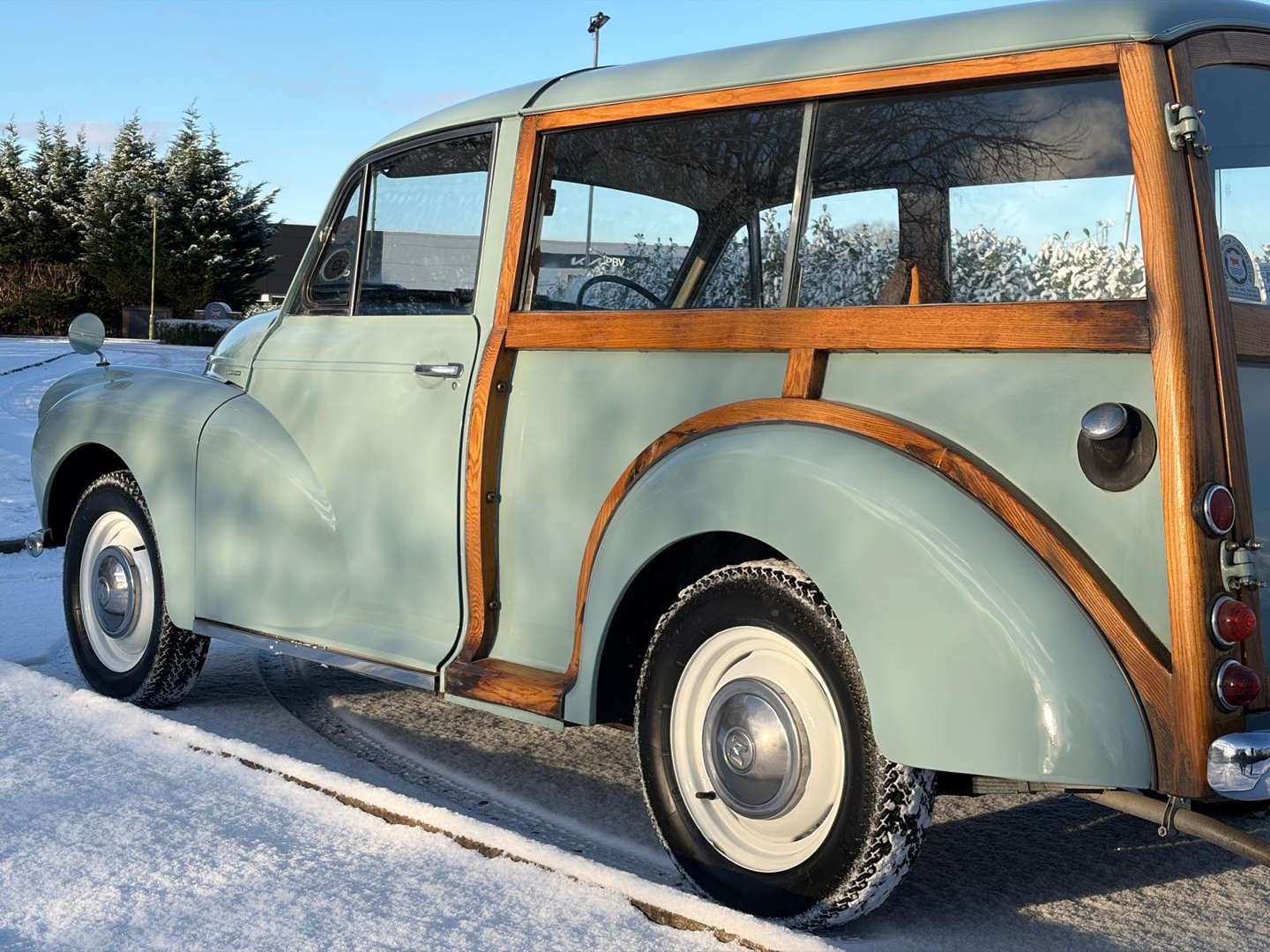 <p>1967 MORRIS MINOR 1000 TRAVELLER</p>