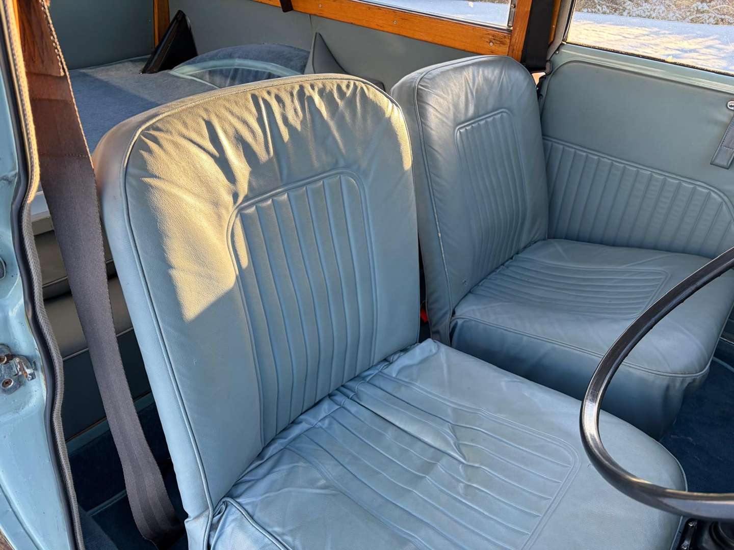 <p>1967 MORRIS MINOR 1000 TRAVELLER</p>