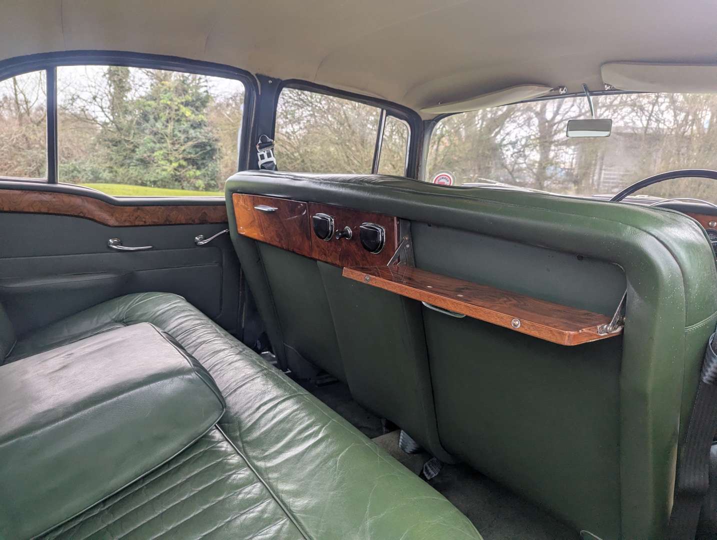 <p>1961 HUMBER SUPER SNIPE SERIES III</p>