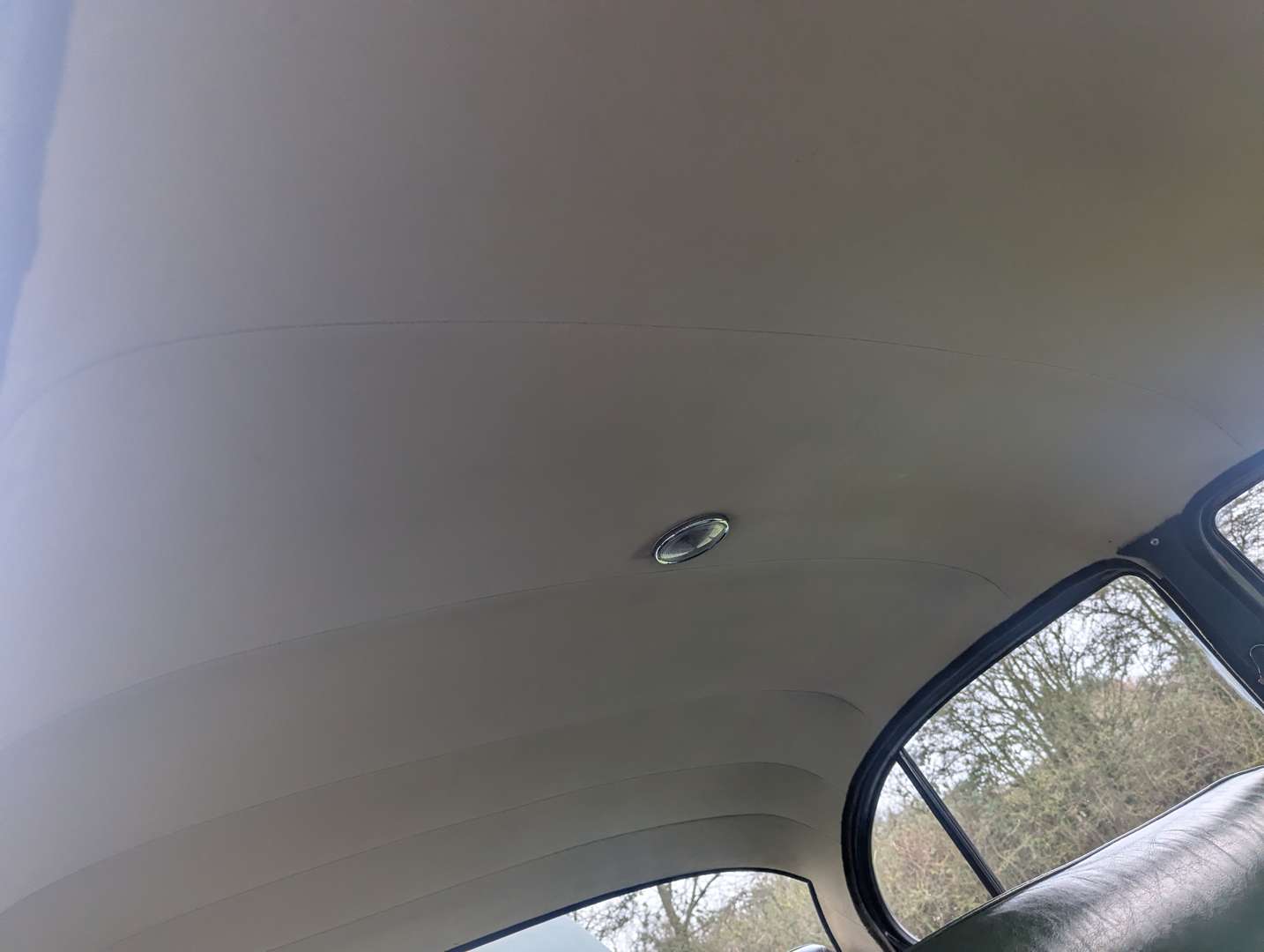 <p>1961 HUMBER SUPER SNIPE SERIES III</p>