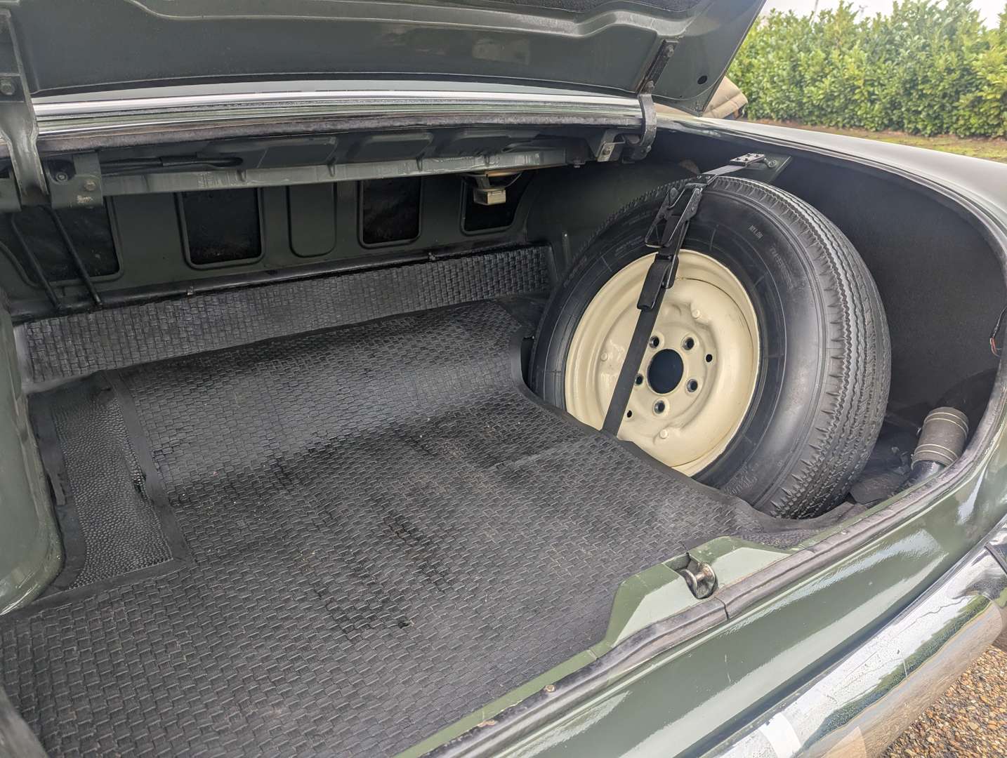 <p>1961 HUMBER SUPER SNIPE SERIES III</p>