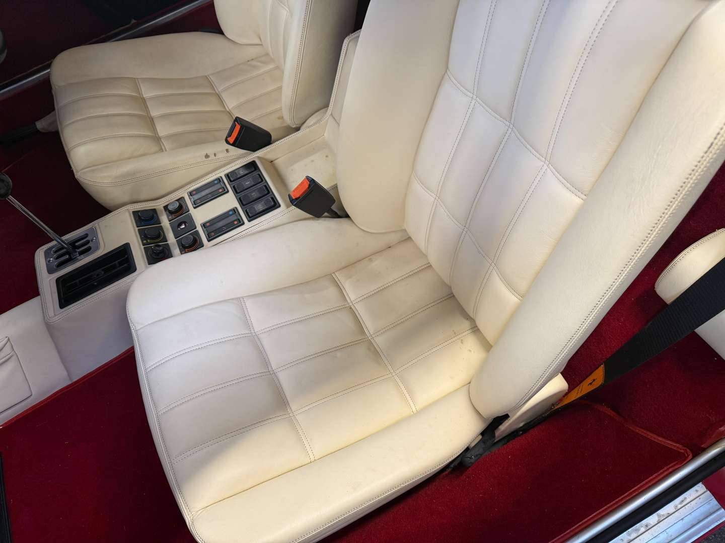 <p>1989 FERRARI 328 GTB - 891 MILES</p>