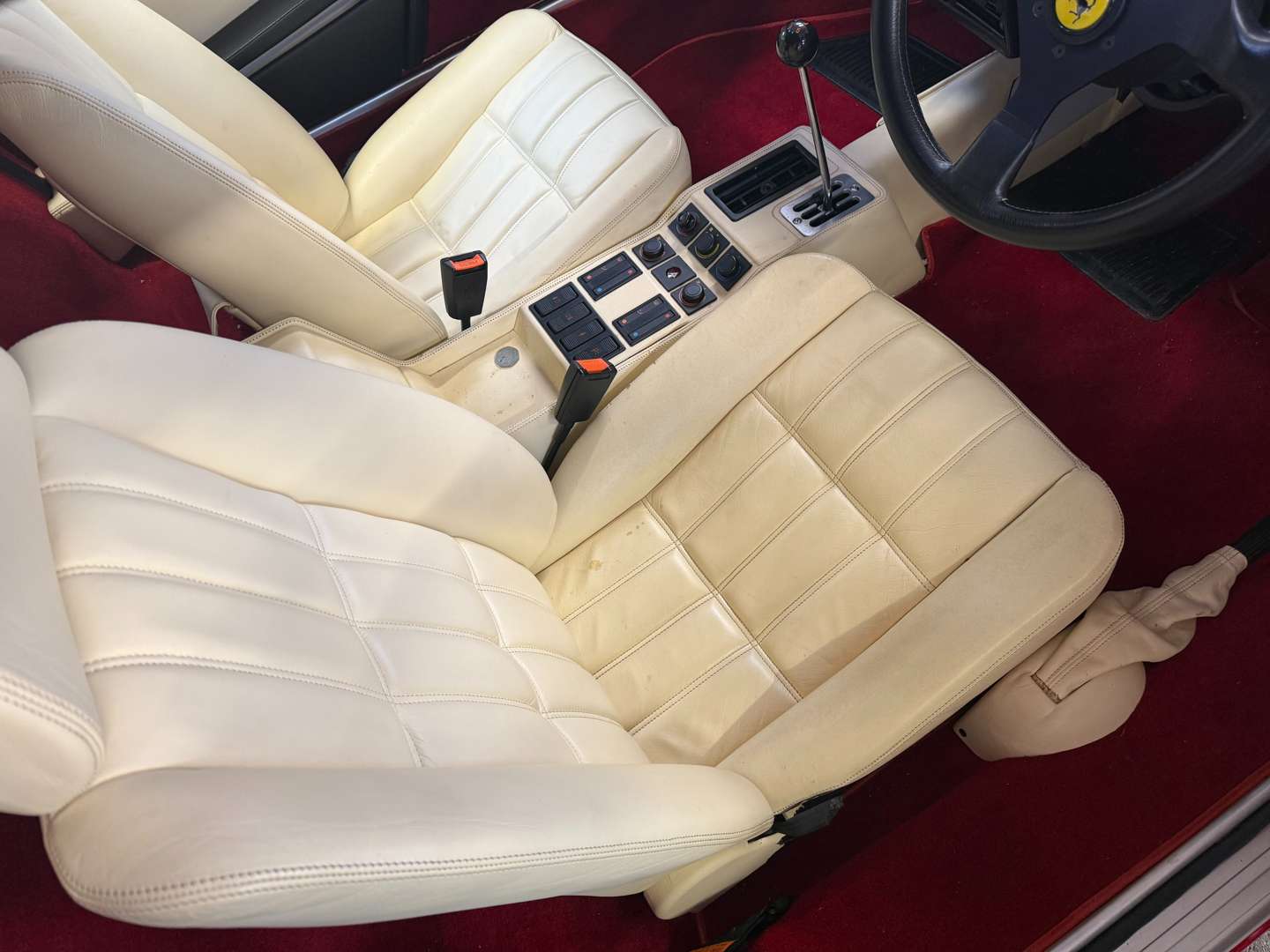 <p>1989 FERRARI 328 GTB - 891 MILES</p>