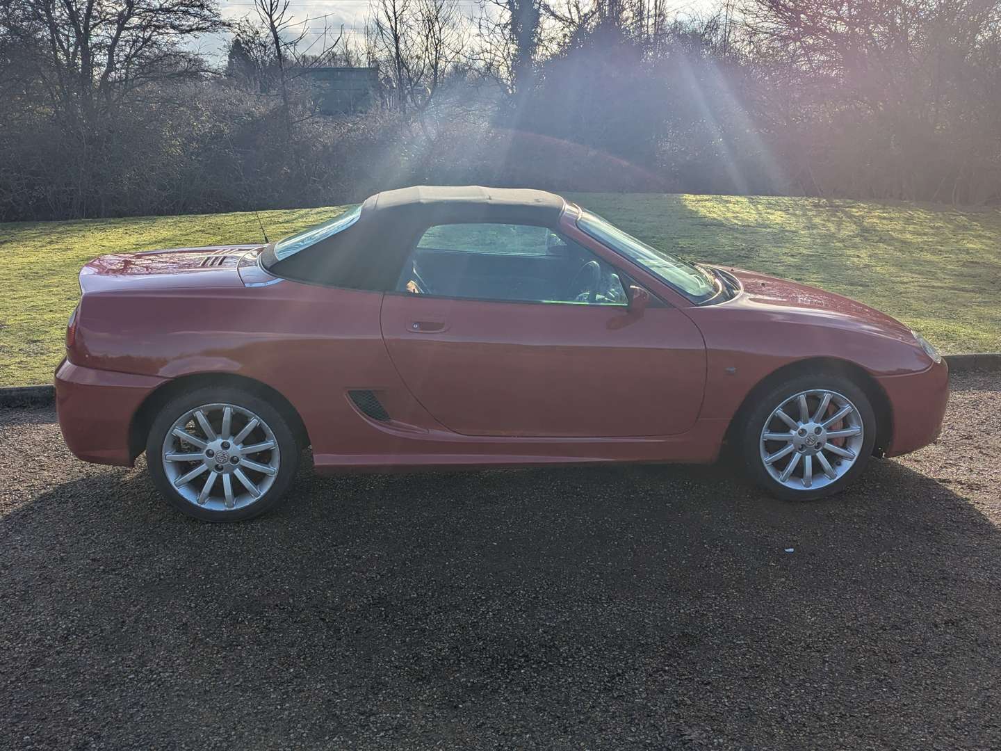 <p>2004 MG TF</p>