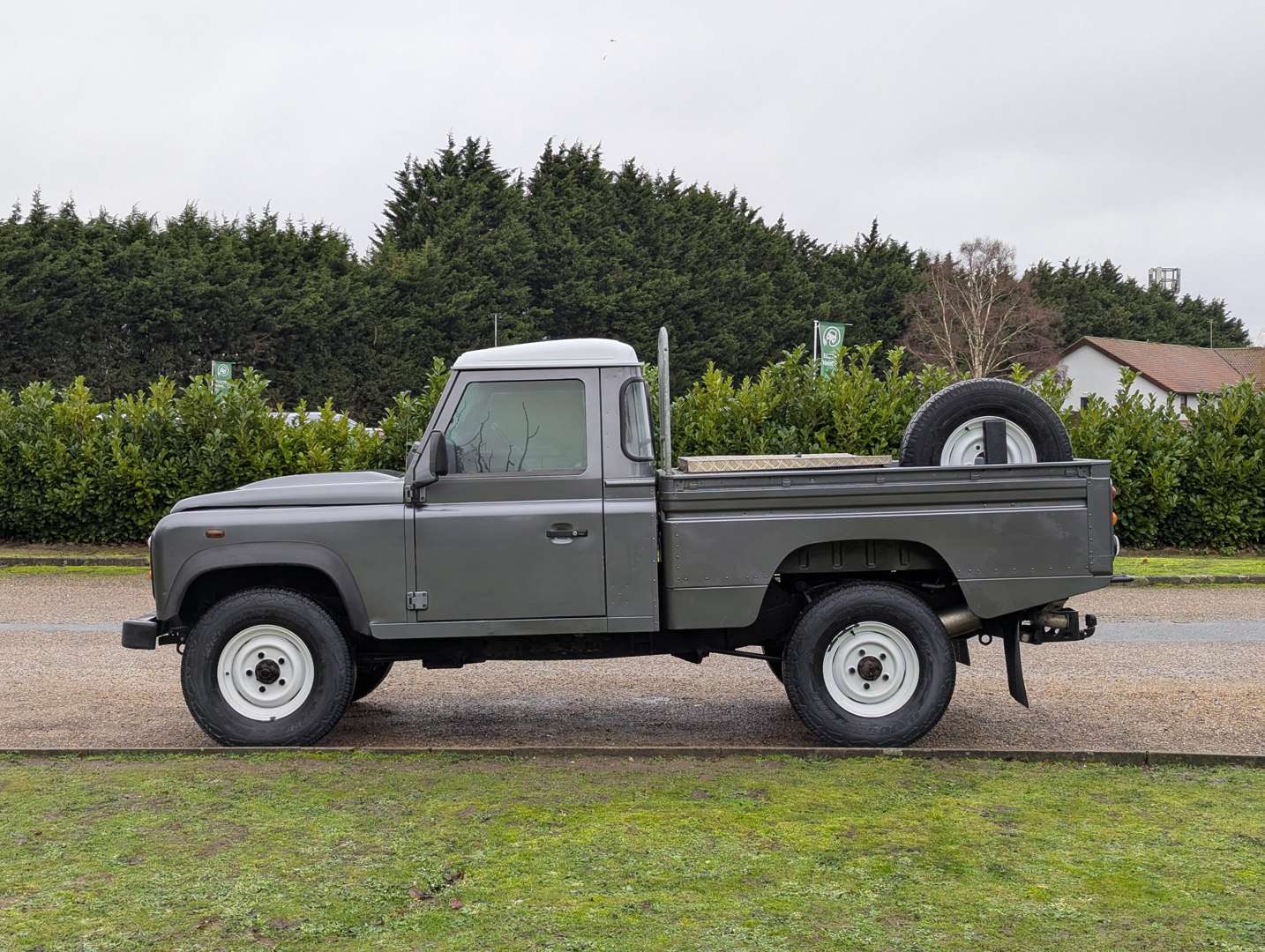 <p>2016 LAND ROVER DEFENDER 110 HIGH CAPACITY TD</p>