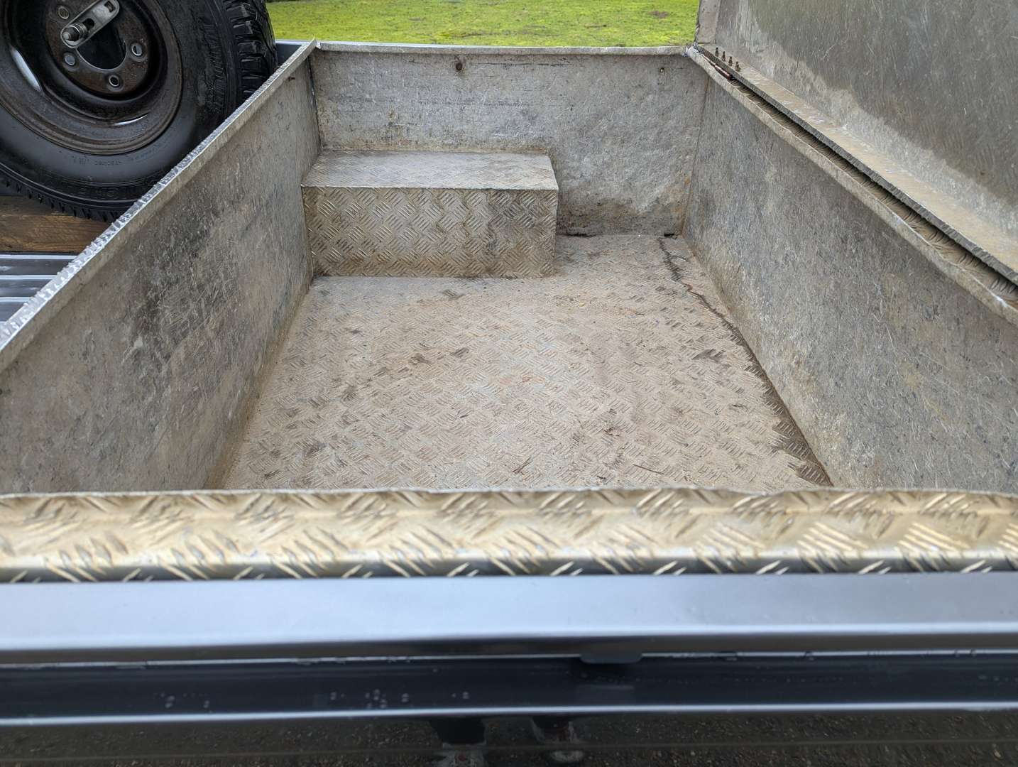 <p>2016 LAND ROVER DEFENDER 110 HIGH CAPACITY TD</p>