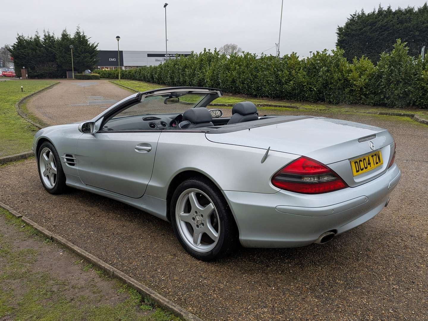 <p>2004 MERCEDES SL 350 R230 AUTO</p>