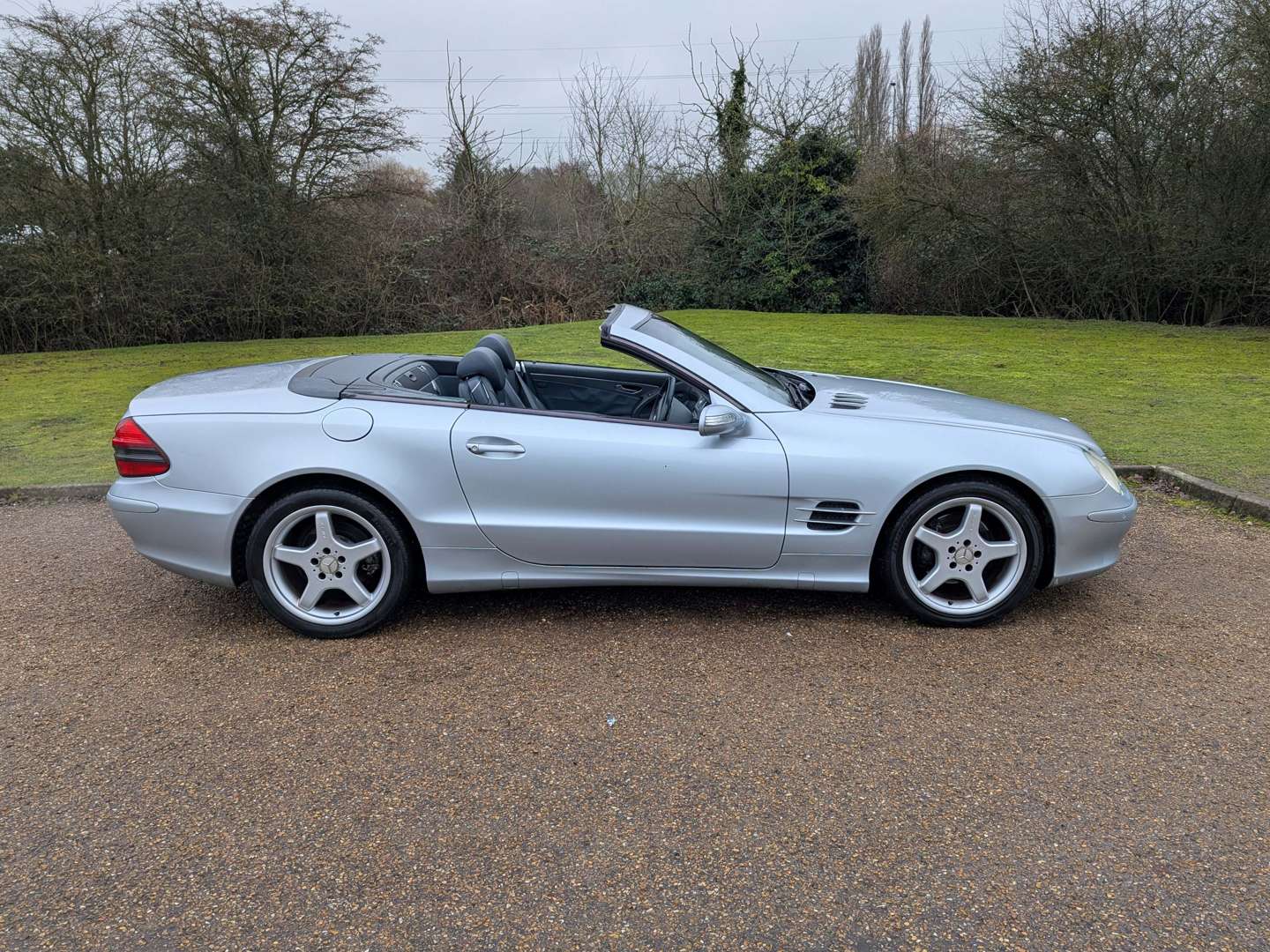 <p>2004 MERCEDES SL 350 R230 AUTO</p>