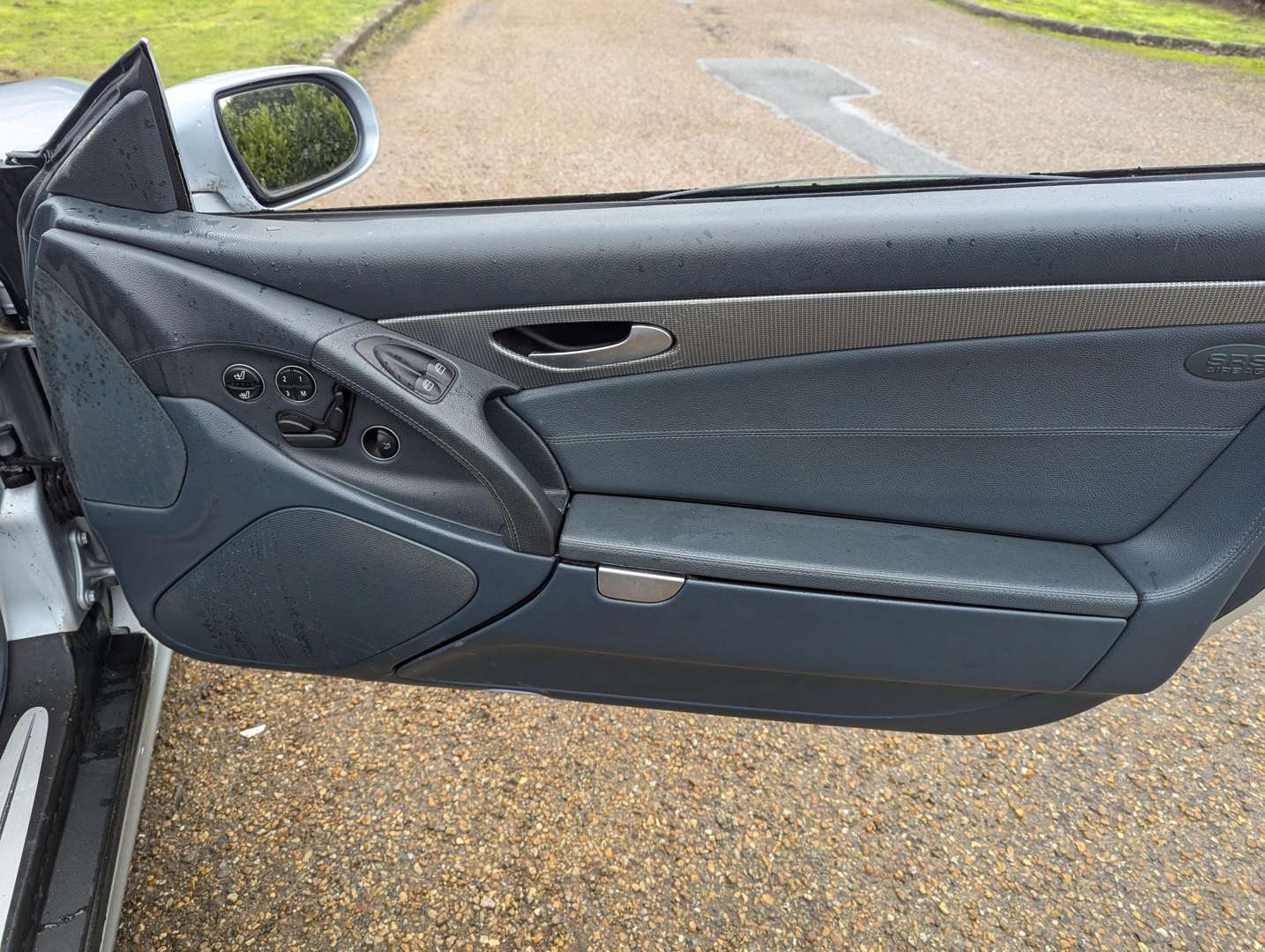 <p>2004 MERCEDES SL 350 R230 AUTO</p>