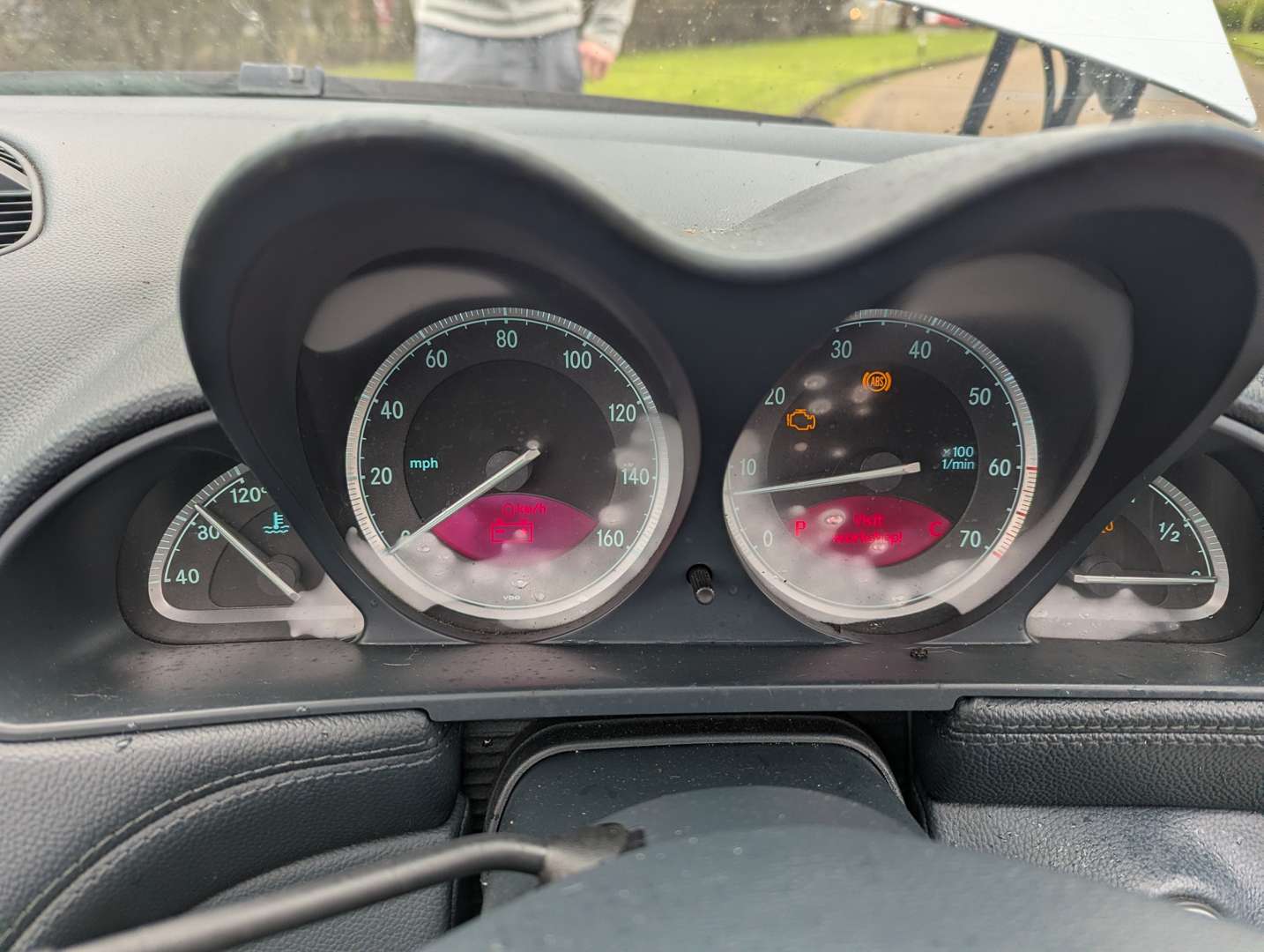 <p>2004 MERCEDES SL 350 R230 AUTO</p>