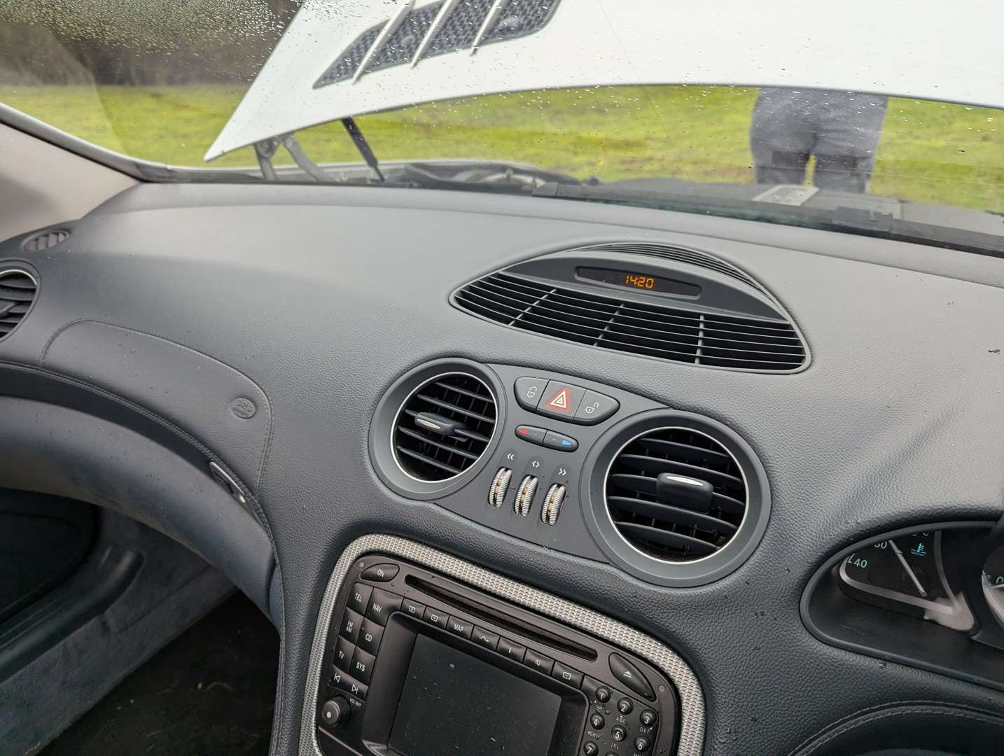 <p>2004 MERCEDES SL 350 R230 AUTO</p>