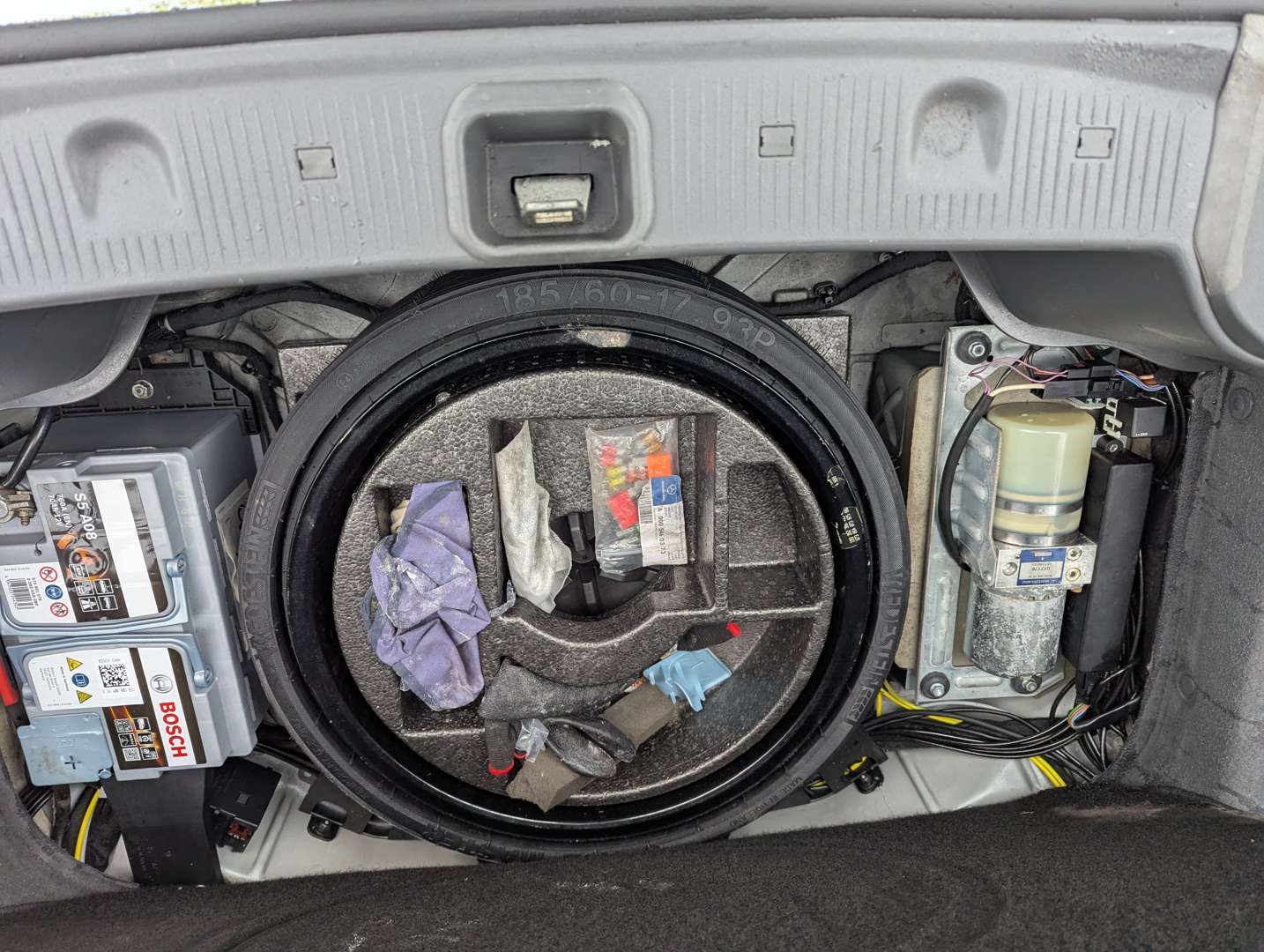 <p>2004 MERCEDES SL 350 R230 AUTO</p>