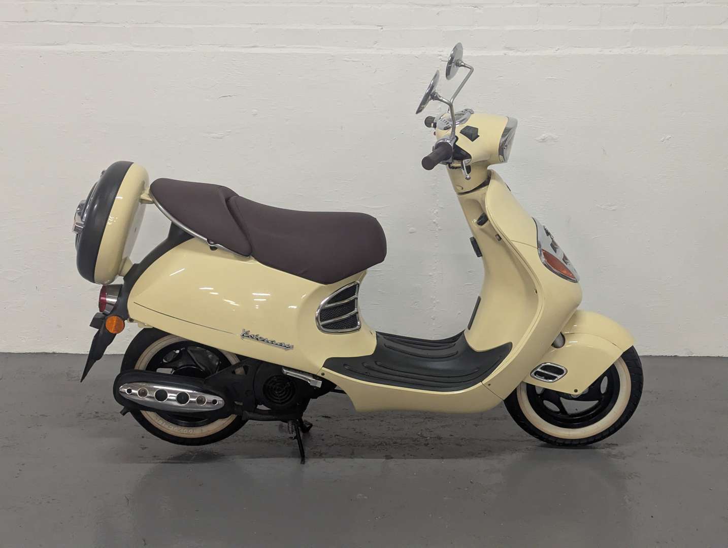 <p>2001 MALAGUTI YESTERDAY</p>