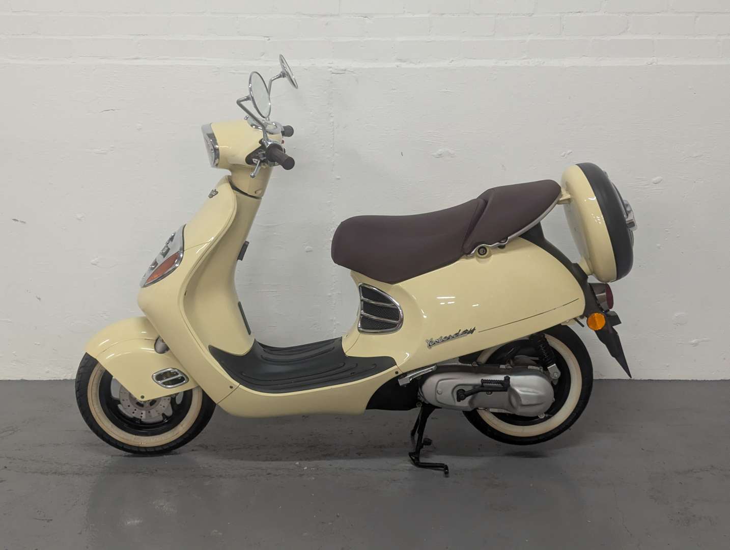 <p>2001 MALAGUTI YESTERDAY</p>